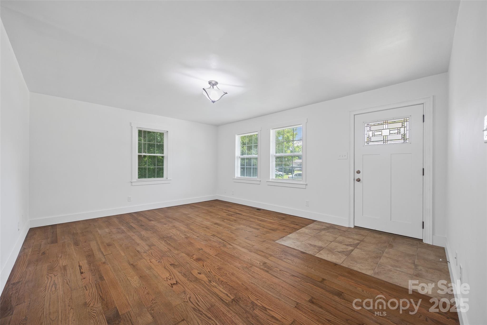 property viewer photo 5
