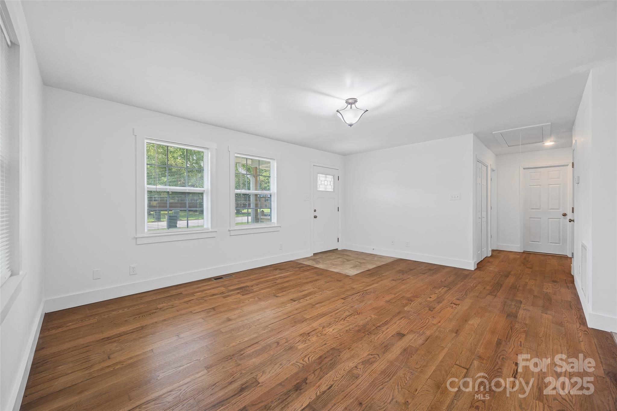 property viewer photo 6