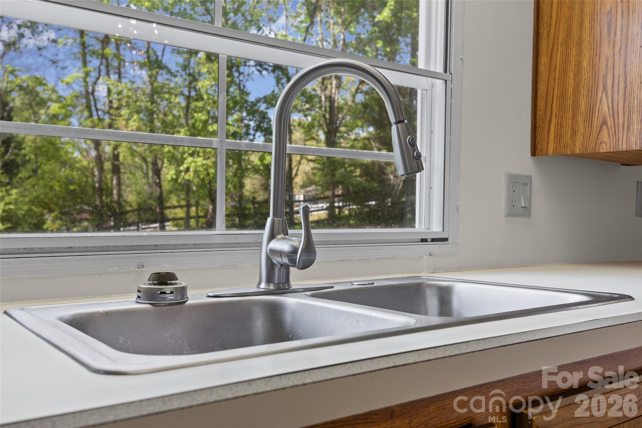 property viewer photo 10
