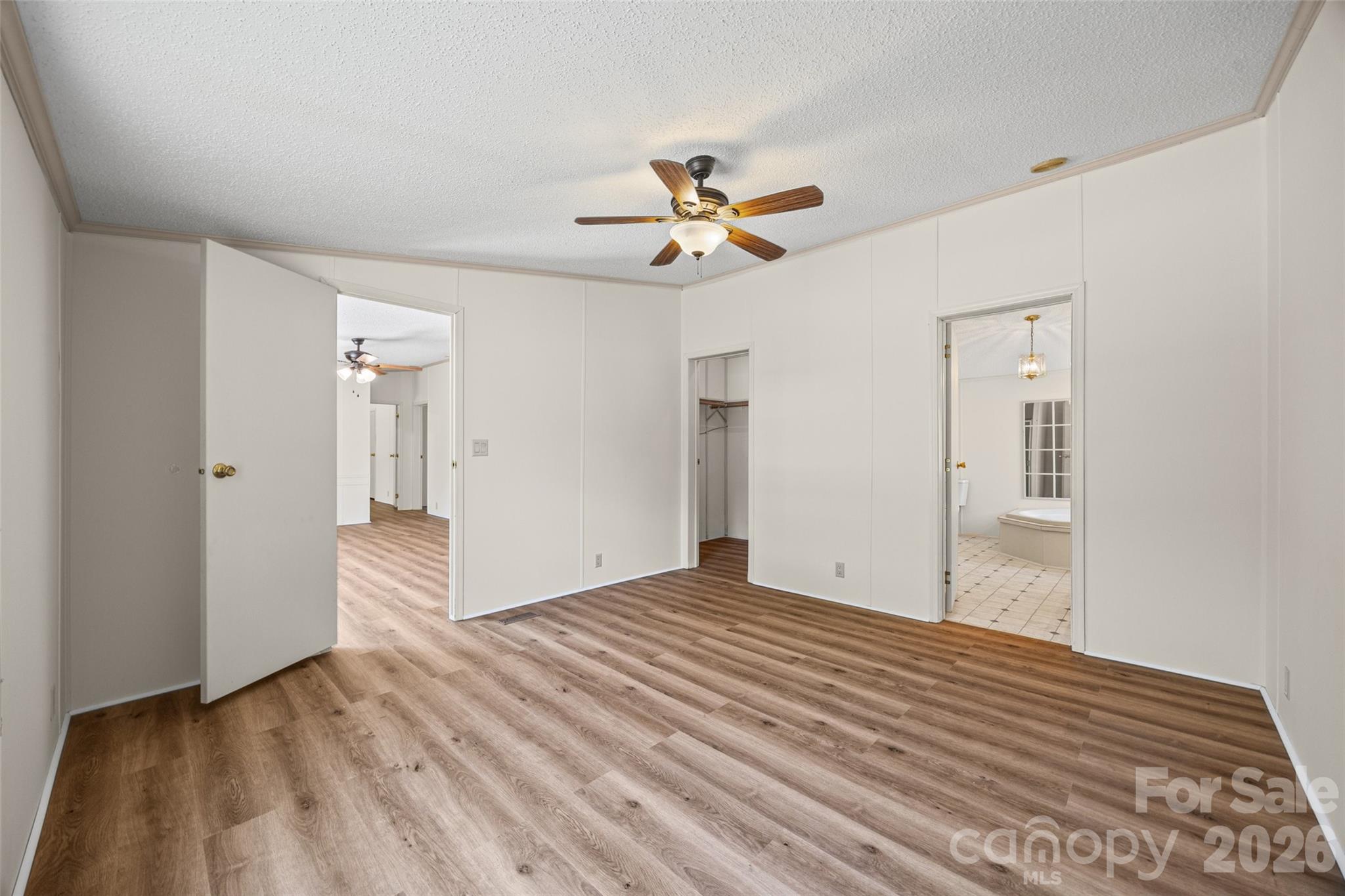 property viewer photo 13