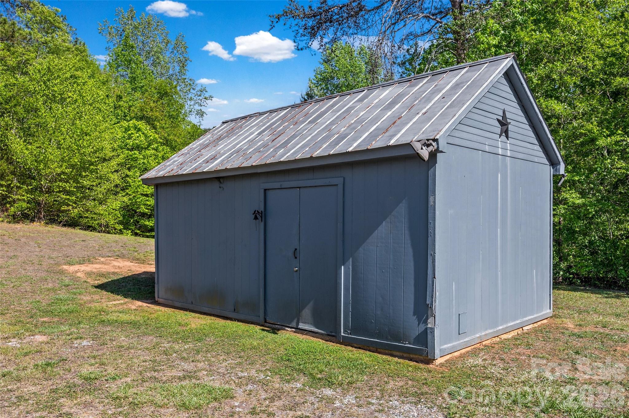 property viewer photo 25