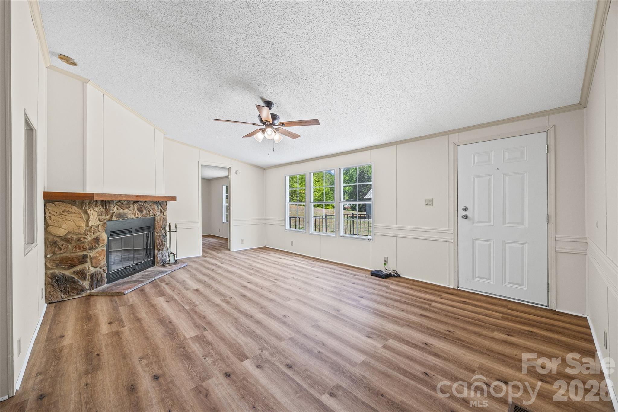 property viewer photo 5