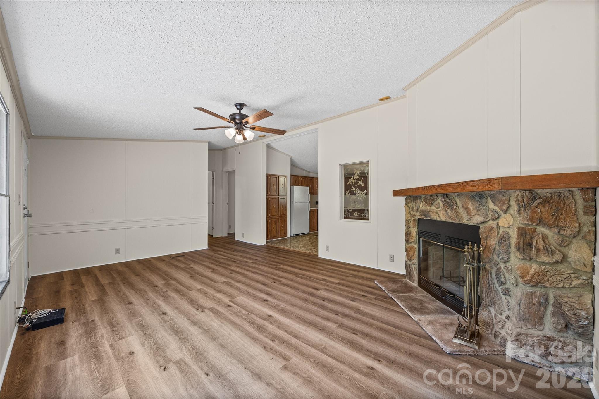 property viewer photo 6