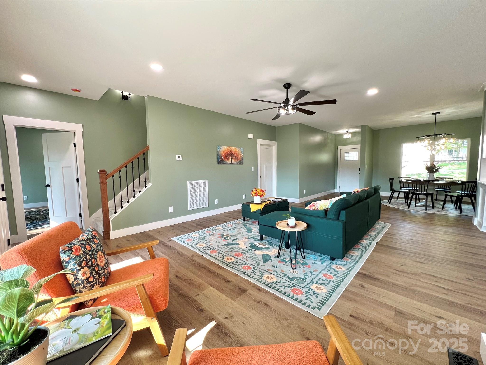 property viewer photo 15