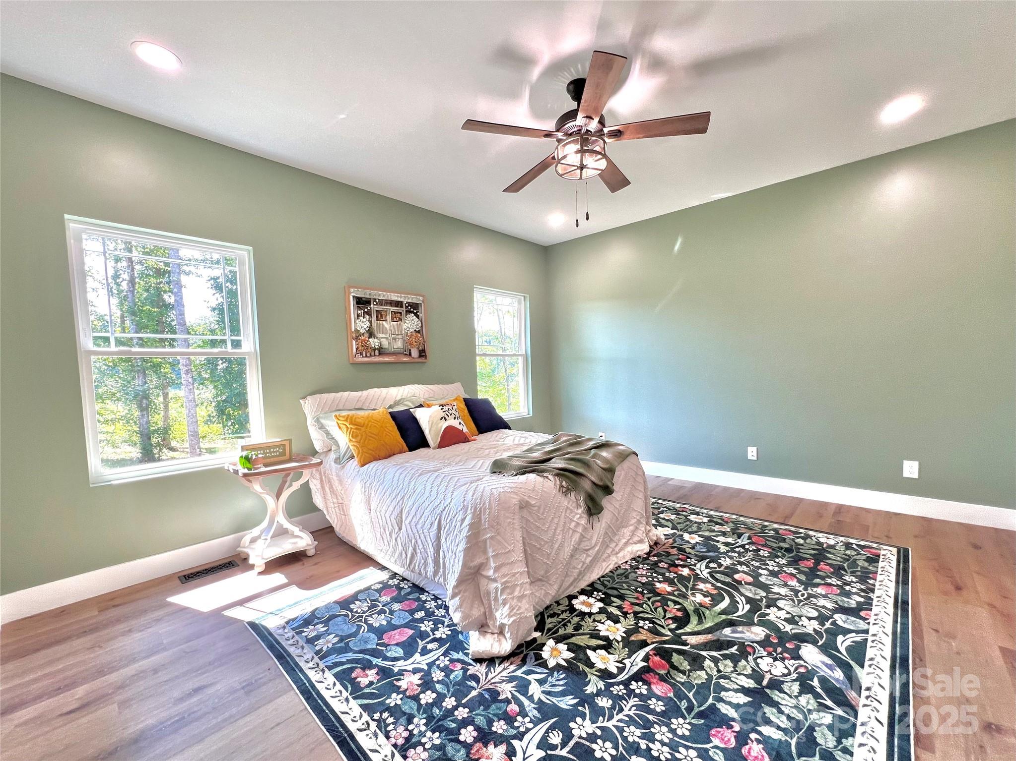 property viewer photo 17