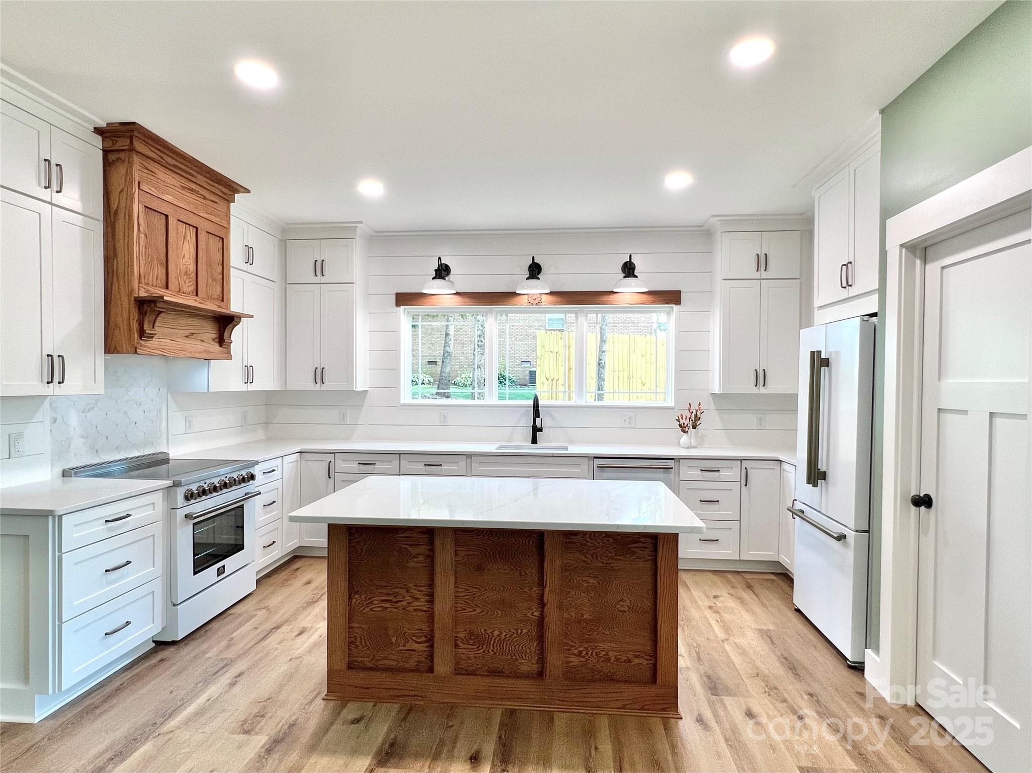 property viewer photo 2