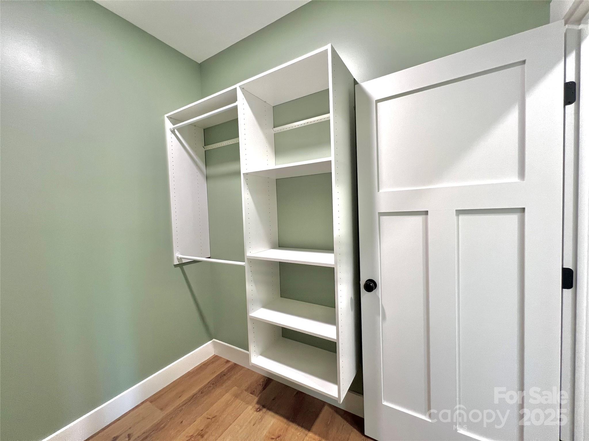 property viewer photo 20