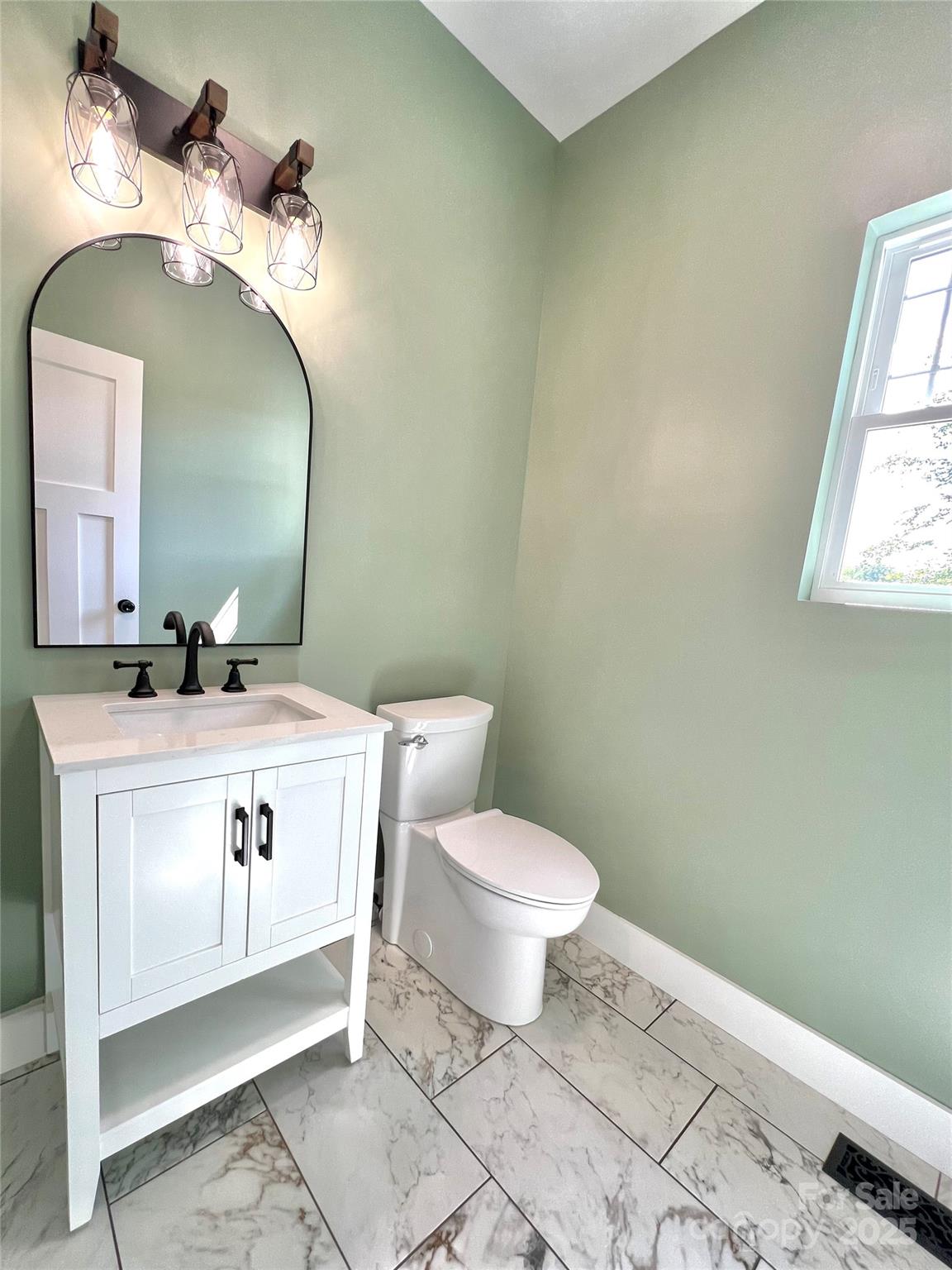 property viewer photo 23