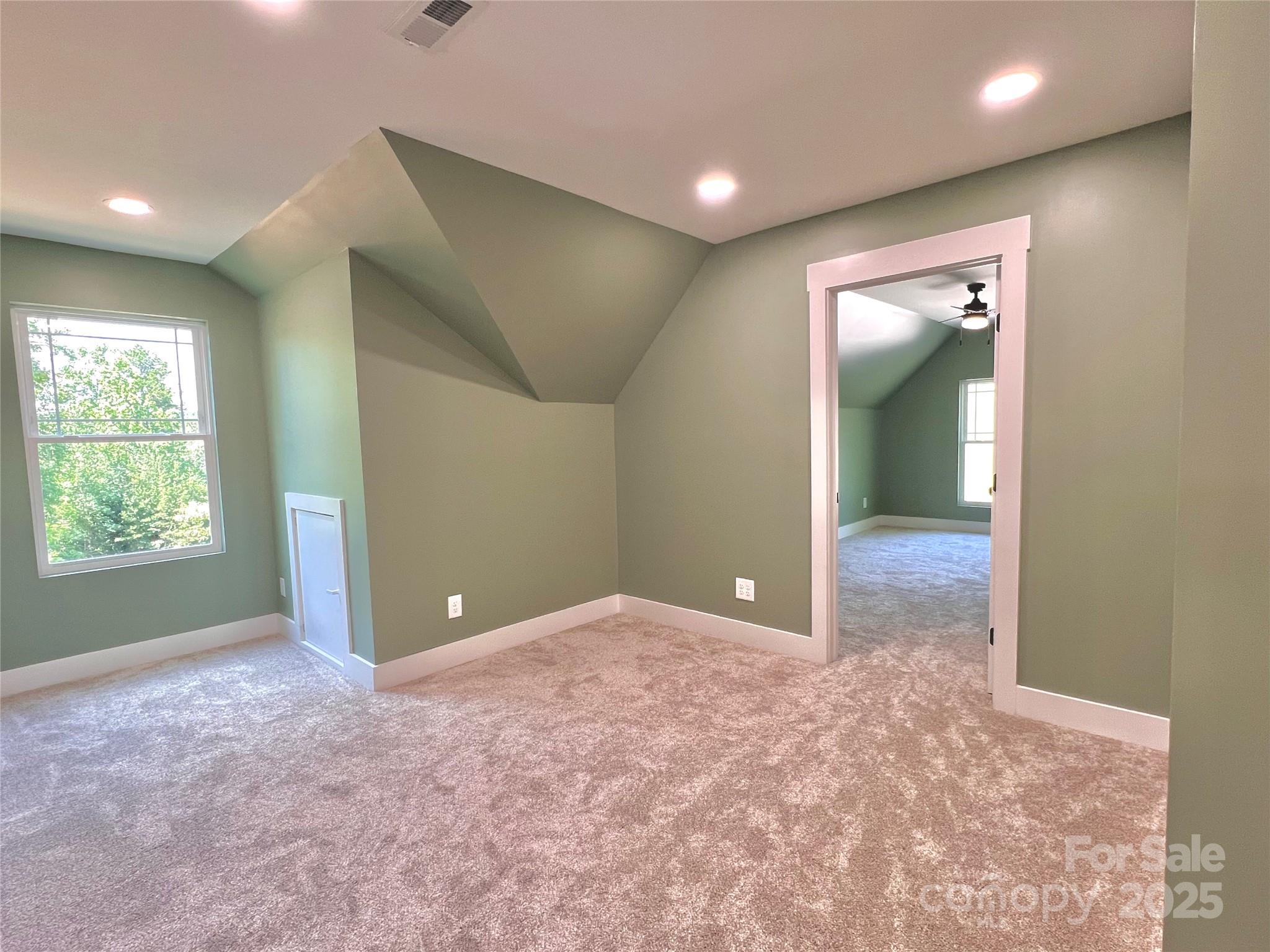 property viewer photo 25
