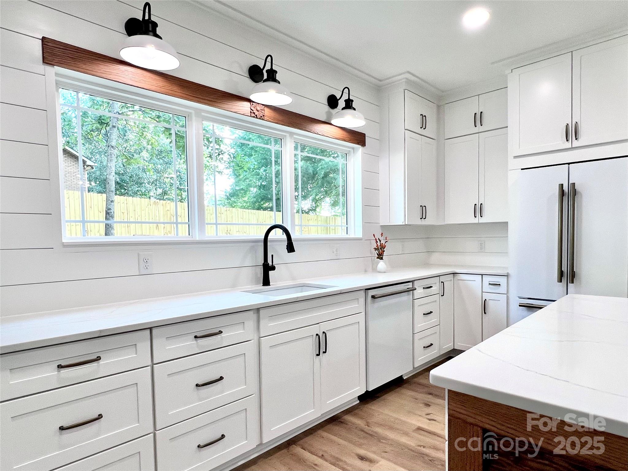 property viewer photo 8