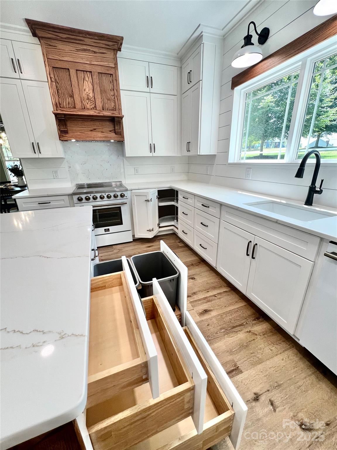 property viewer photo 9