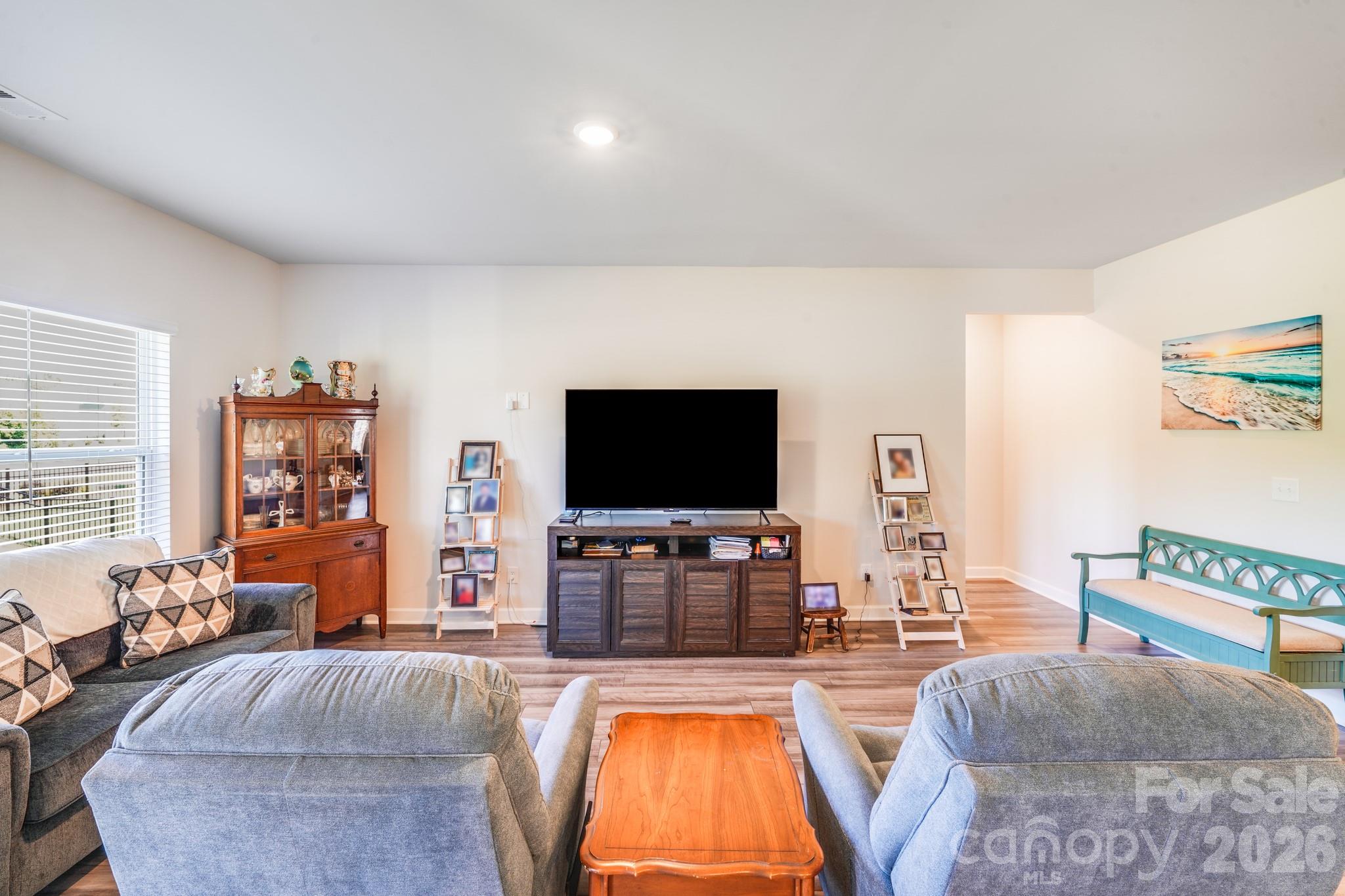 property viewer photo 10