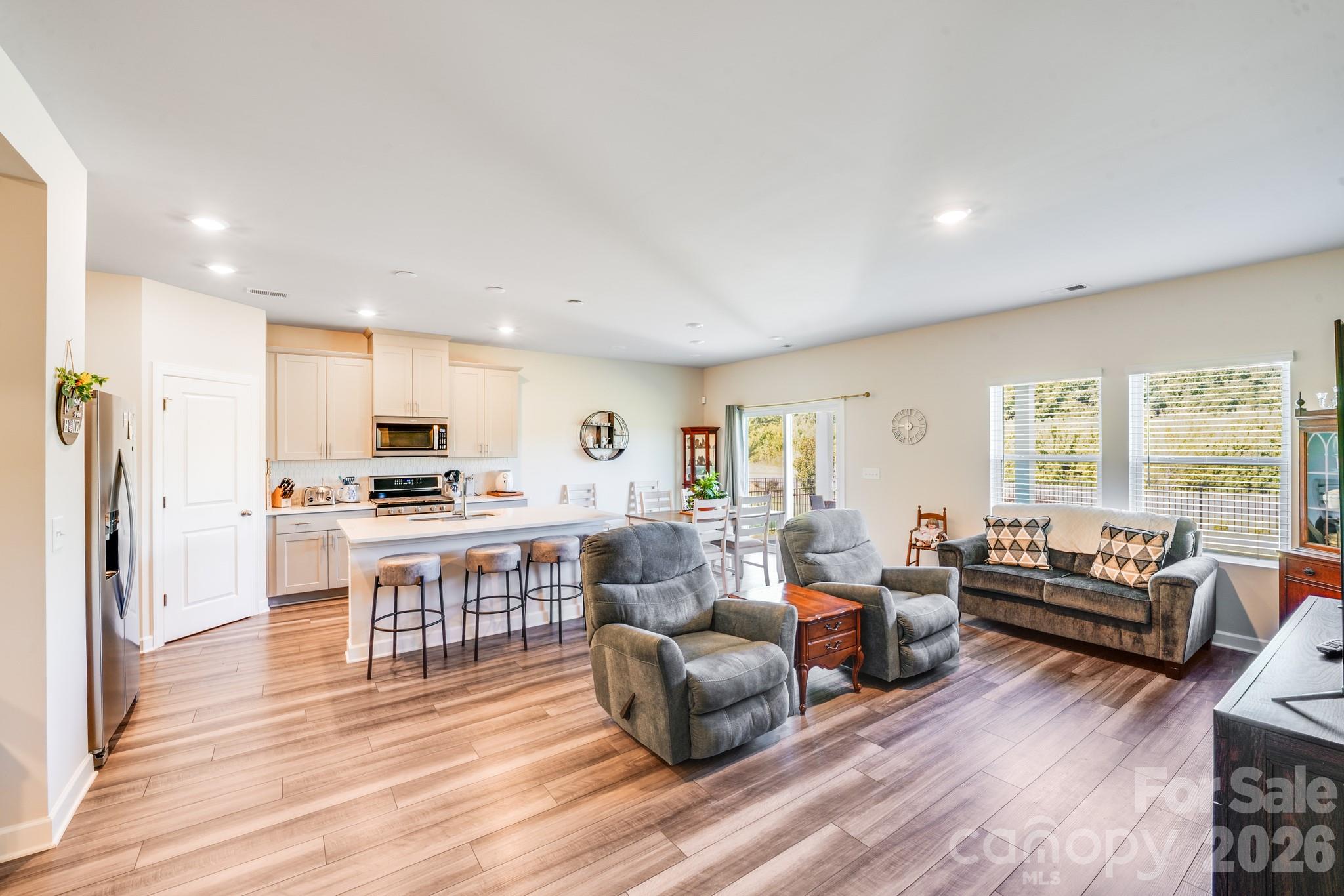 property viewer photo 11