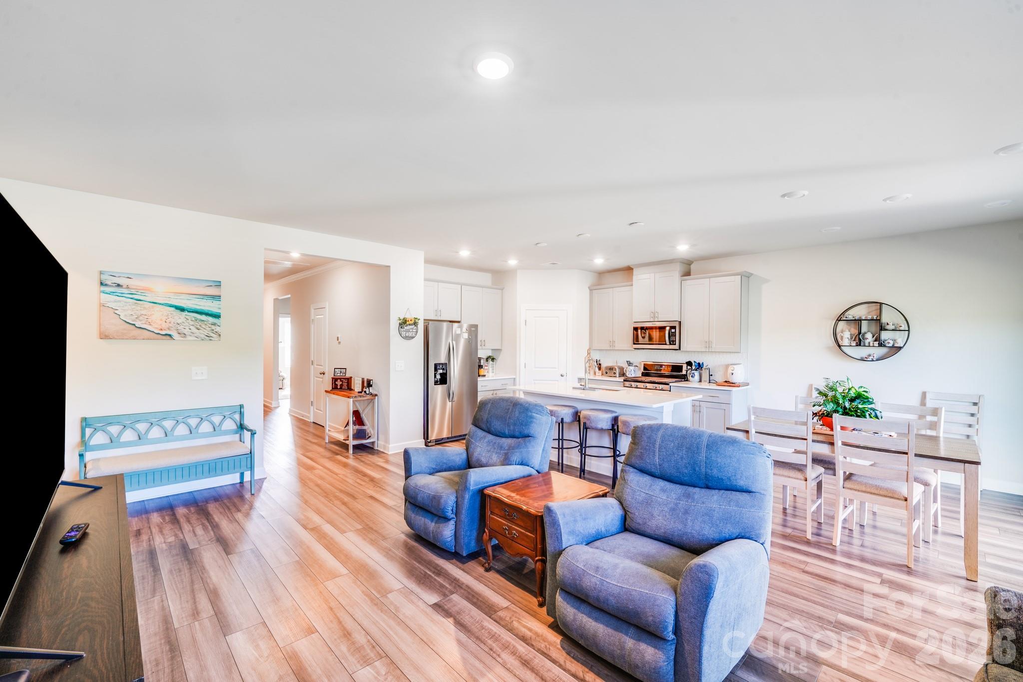 property viewer photo 18