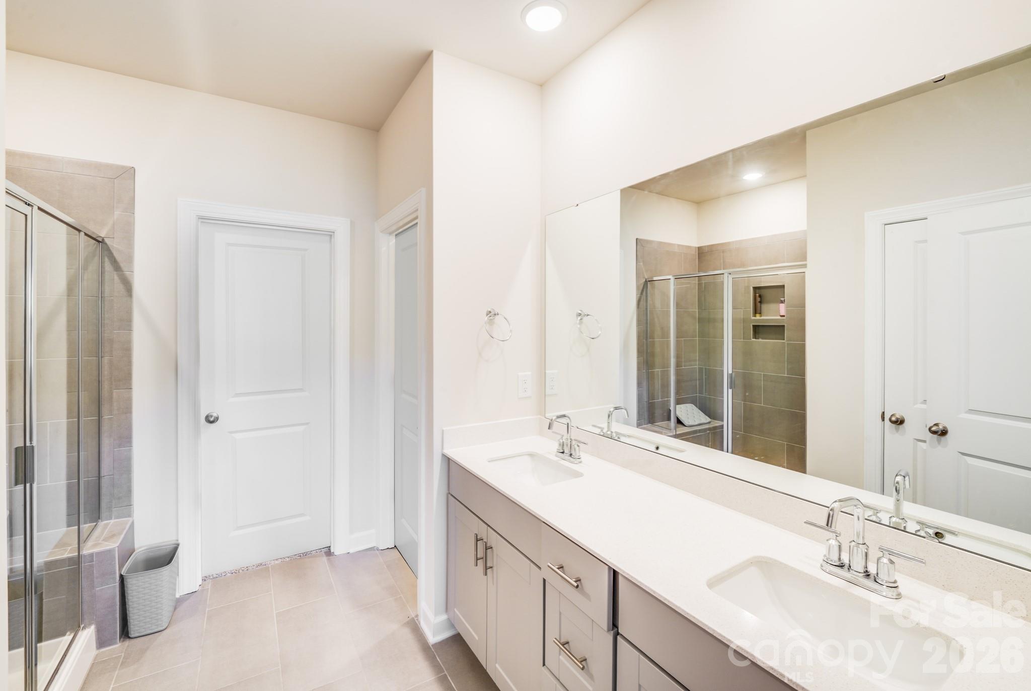 property viewer photo 4