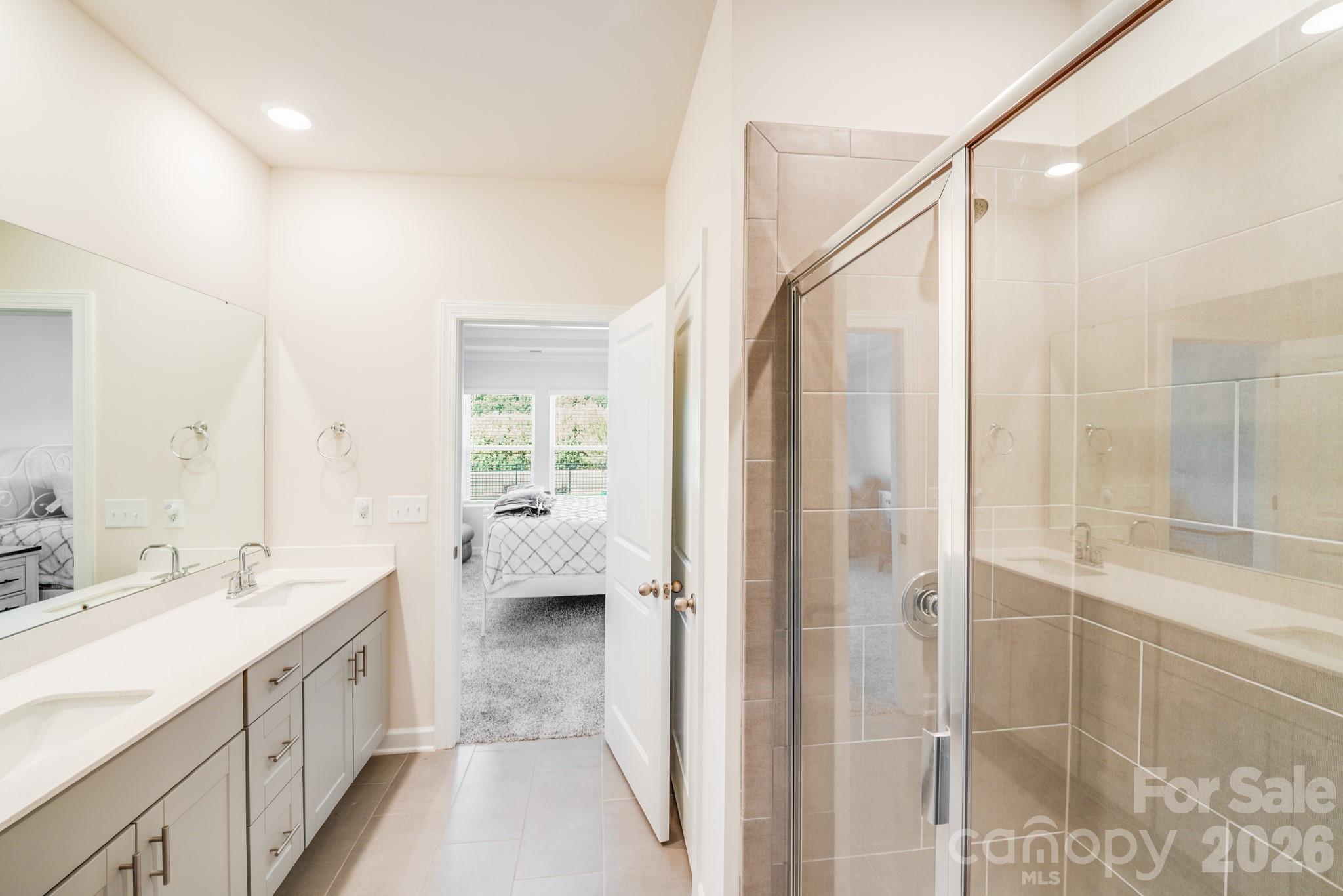 property viewer photo 5