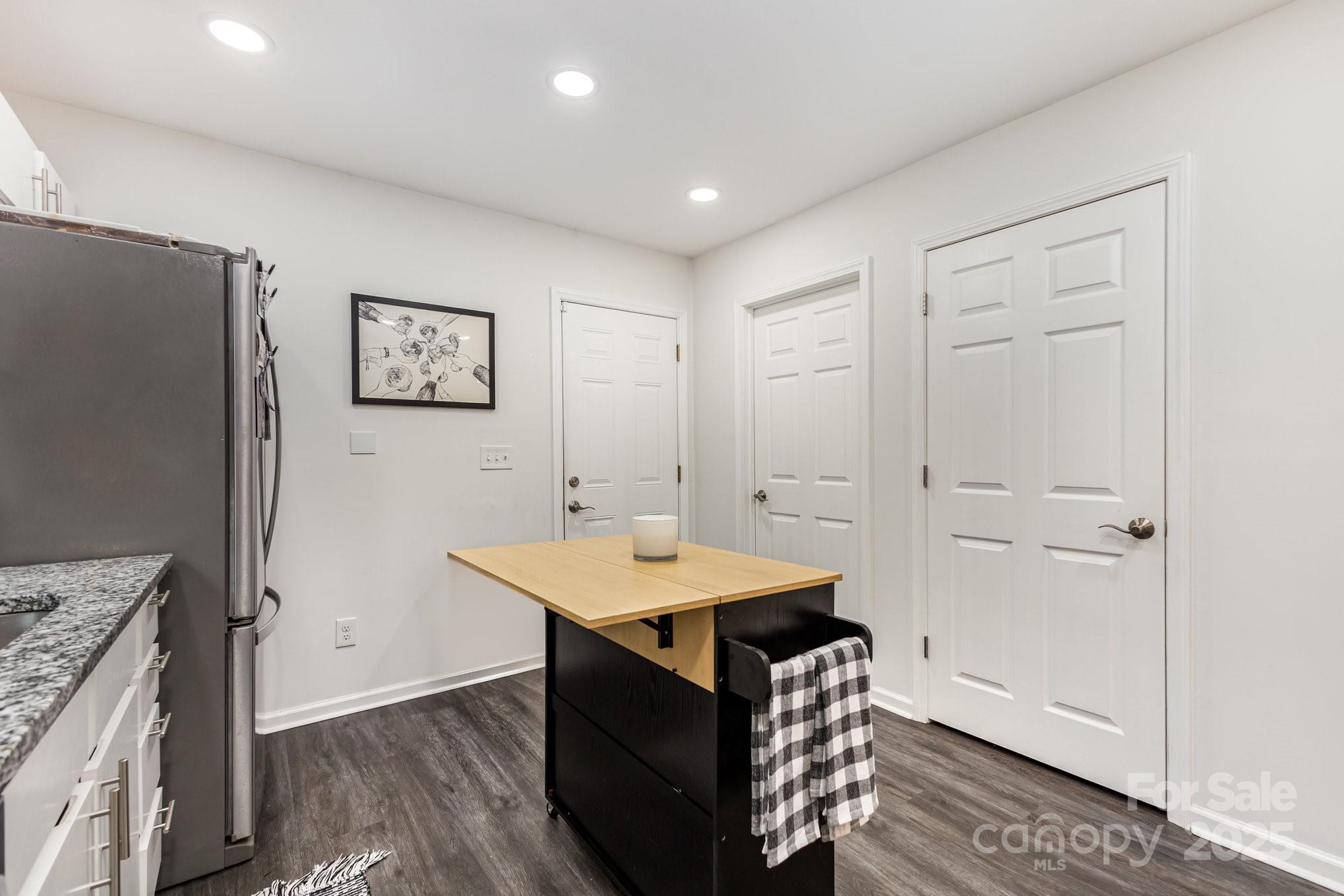 property viewer photo 12