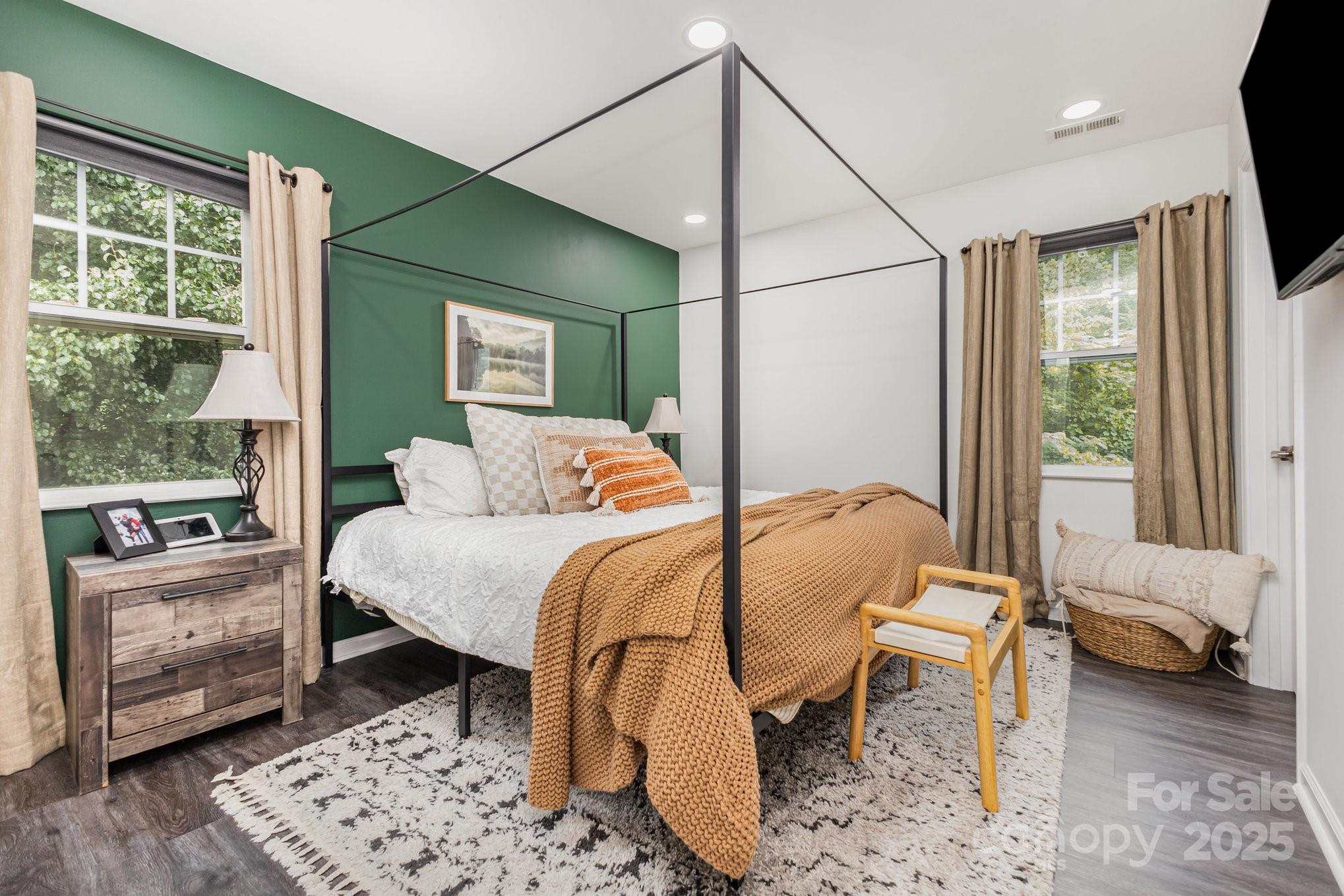 property viewer photo 16