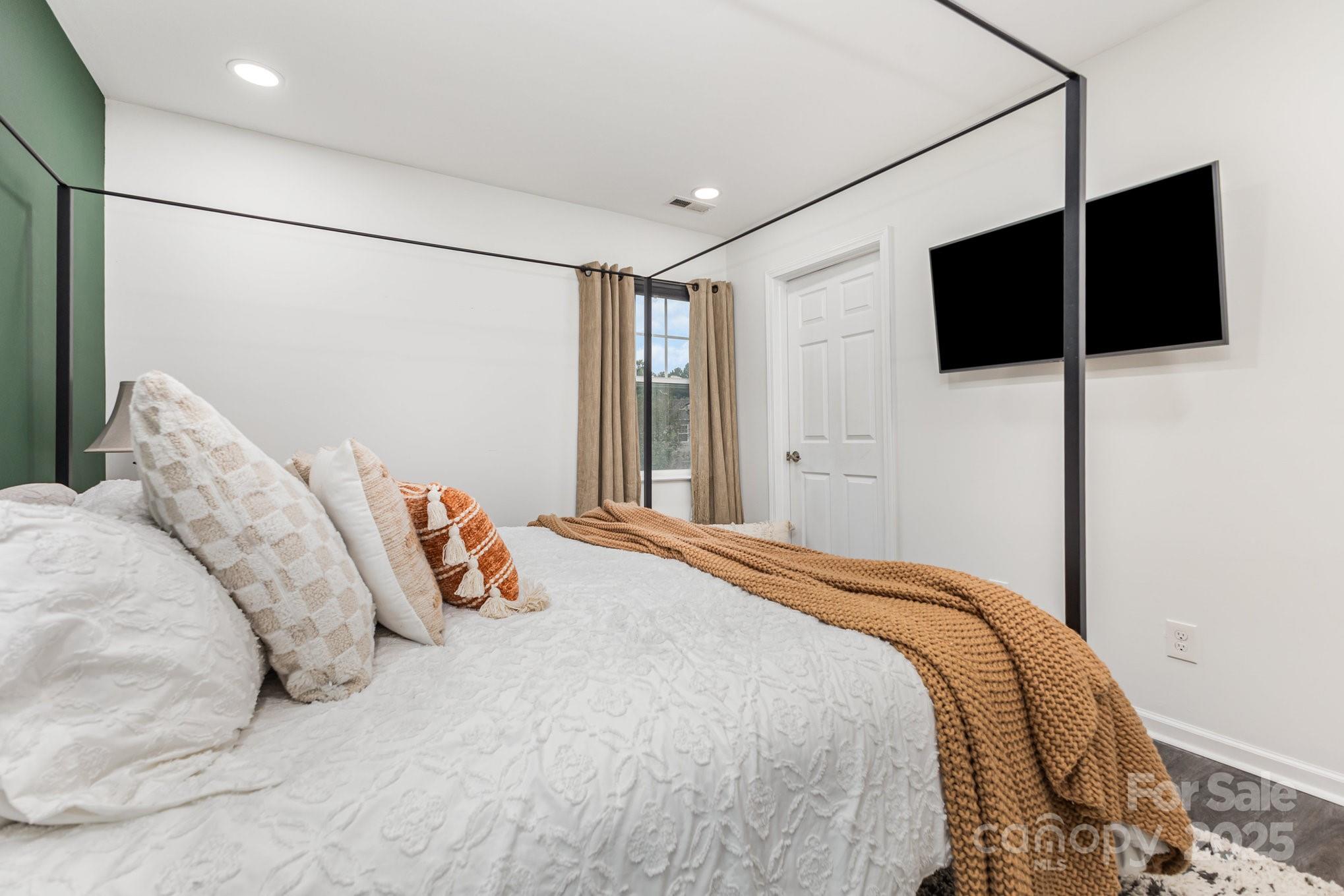property viewer photo 17