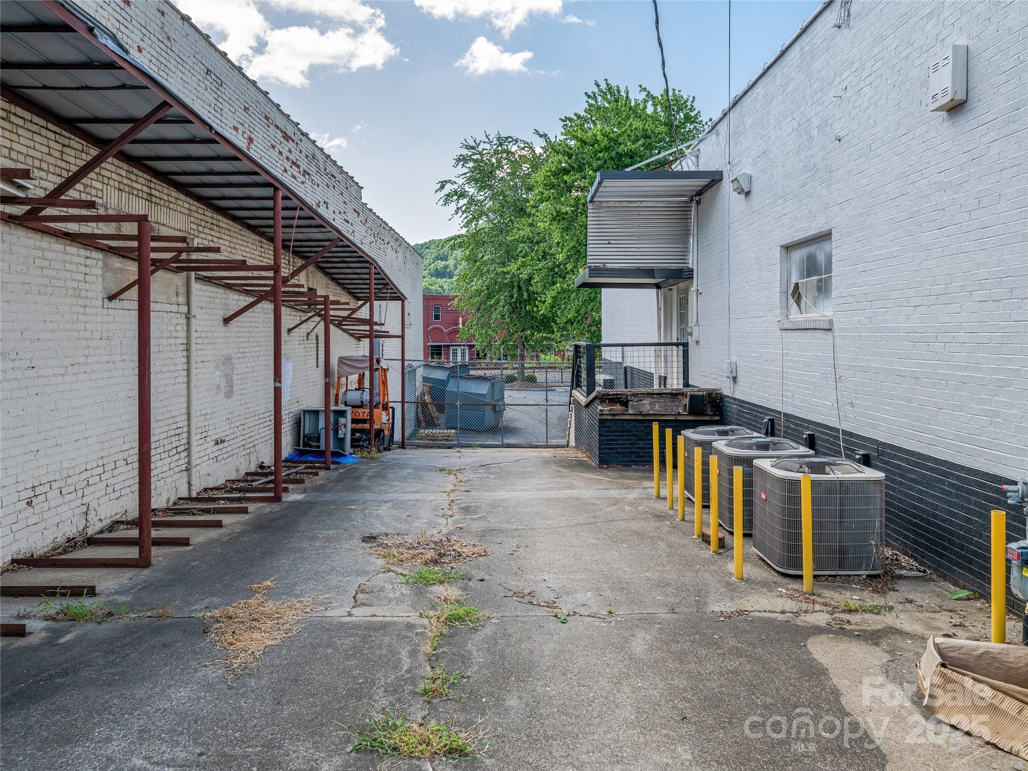 main property photo 22