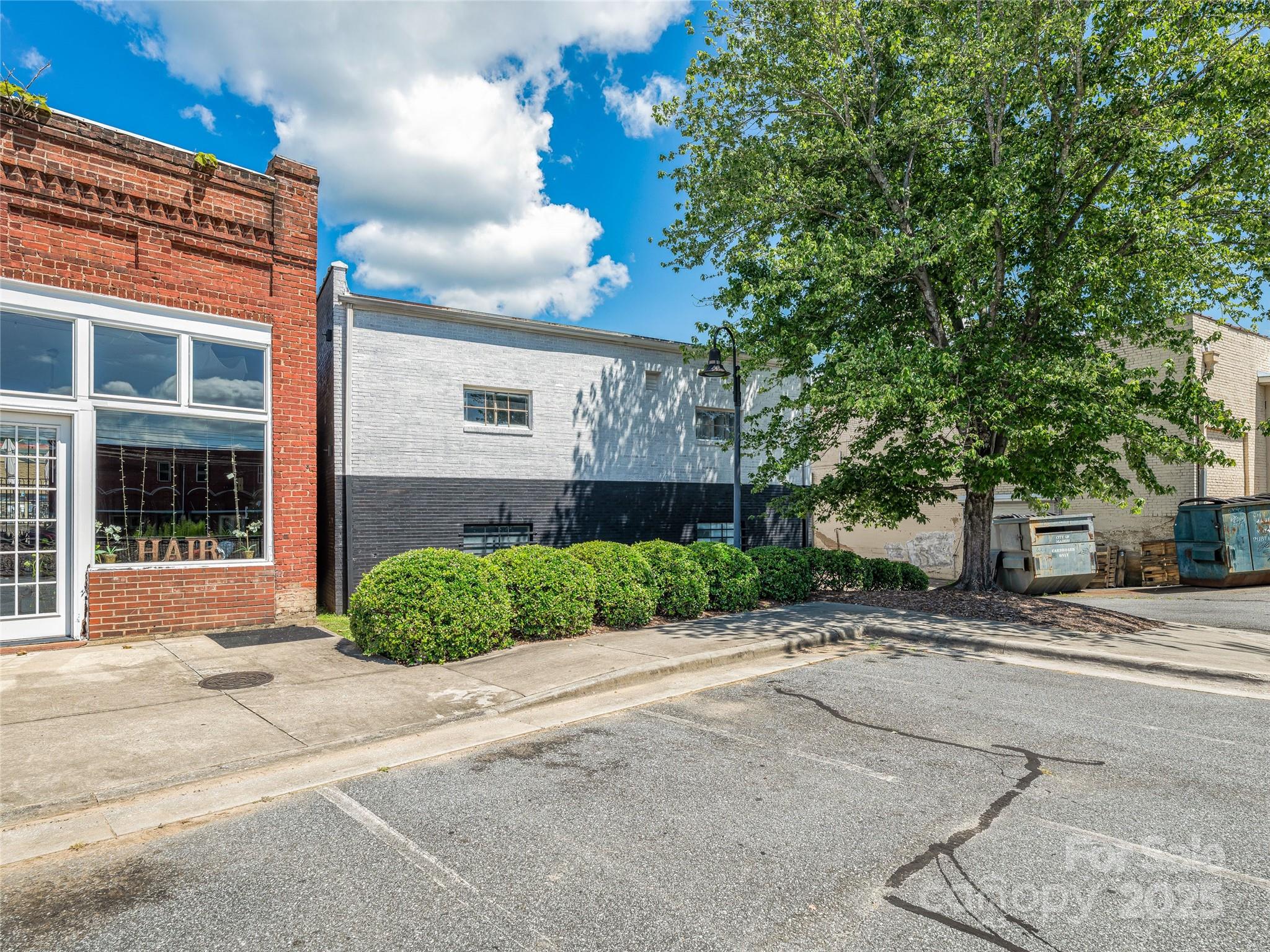 main property photo 27