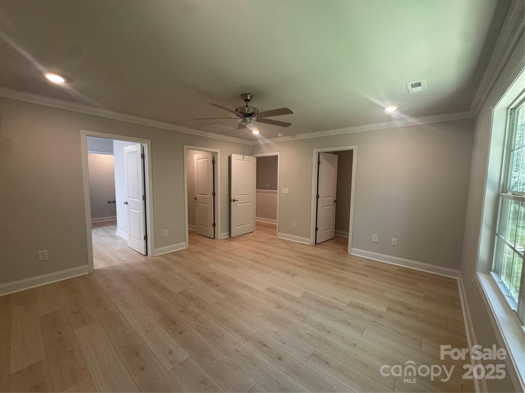 property viewer photo 13