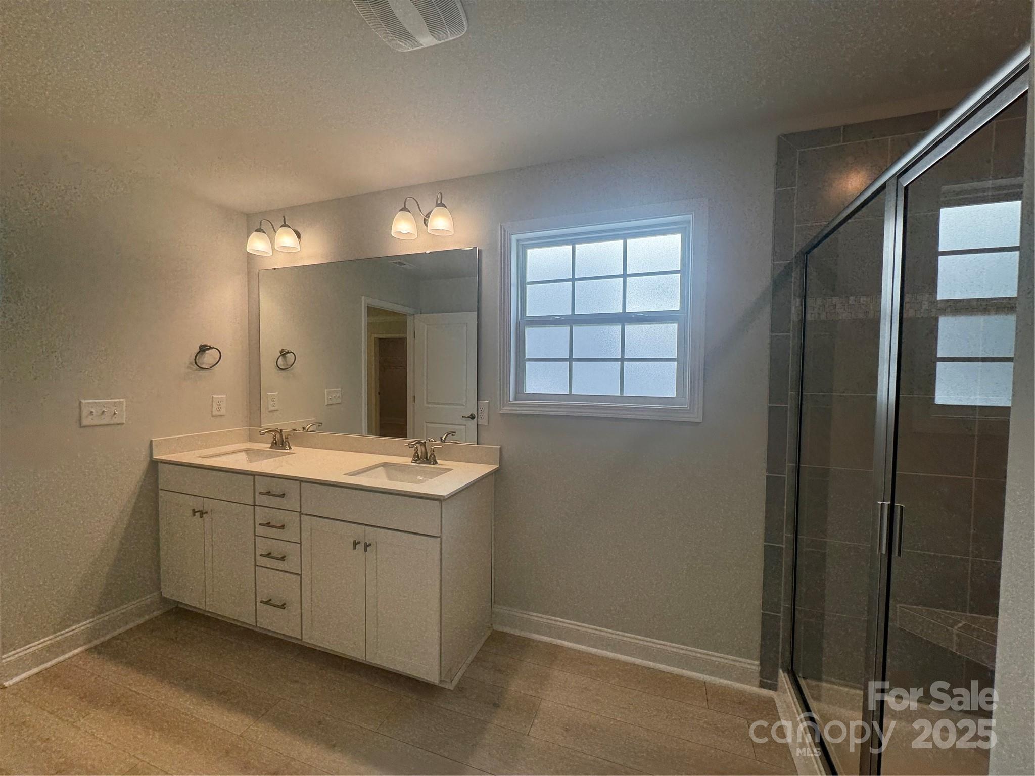property viewer photo 14