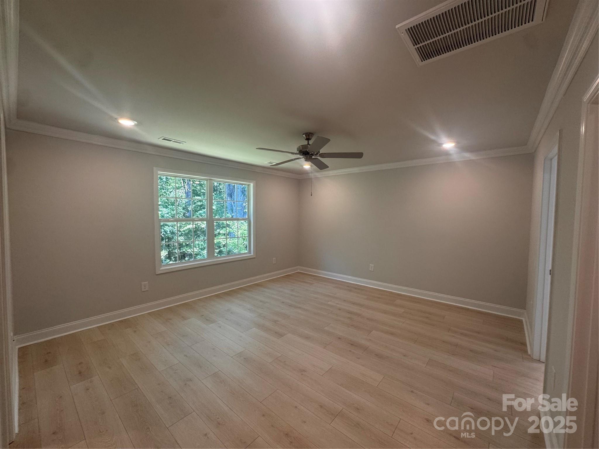 property viewer photo 19