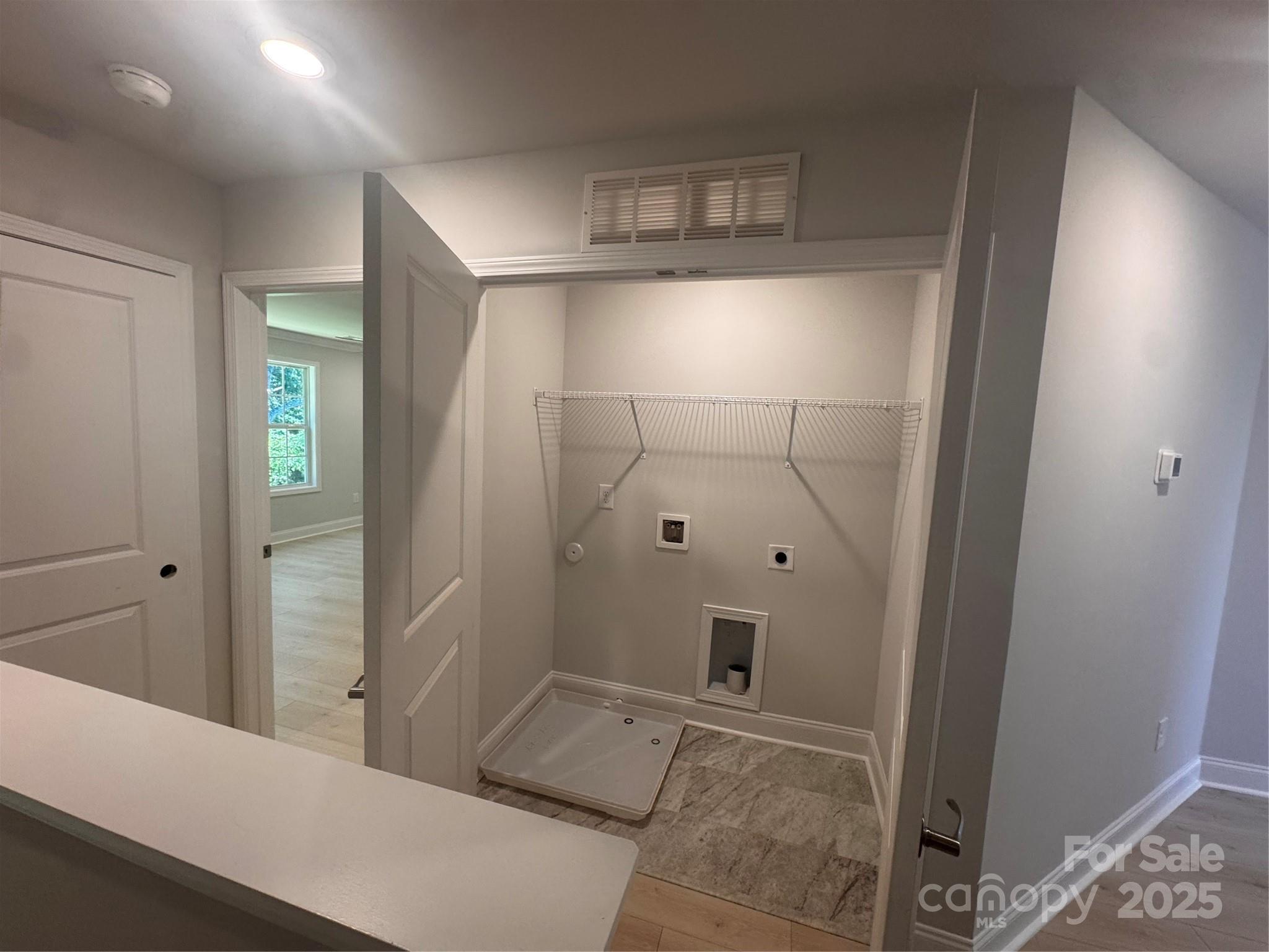 property viewer photo 20