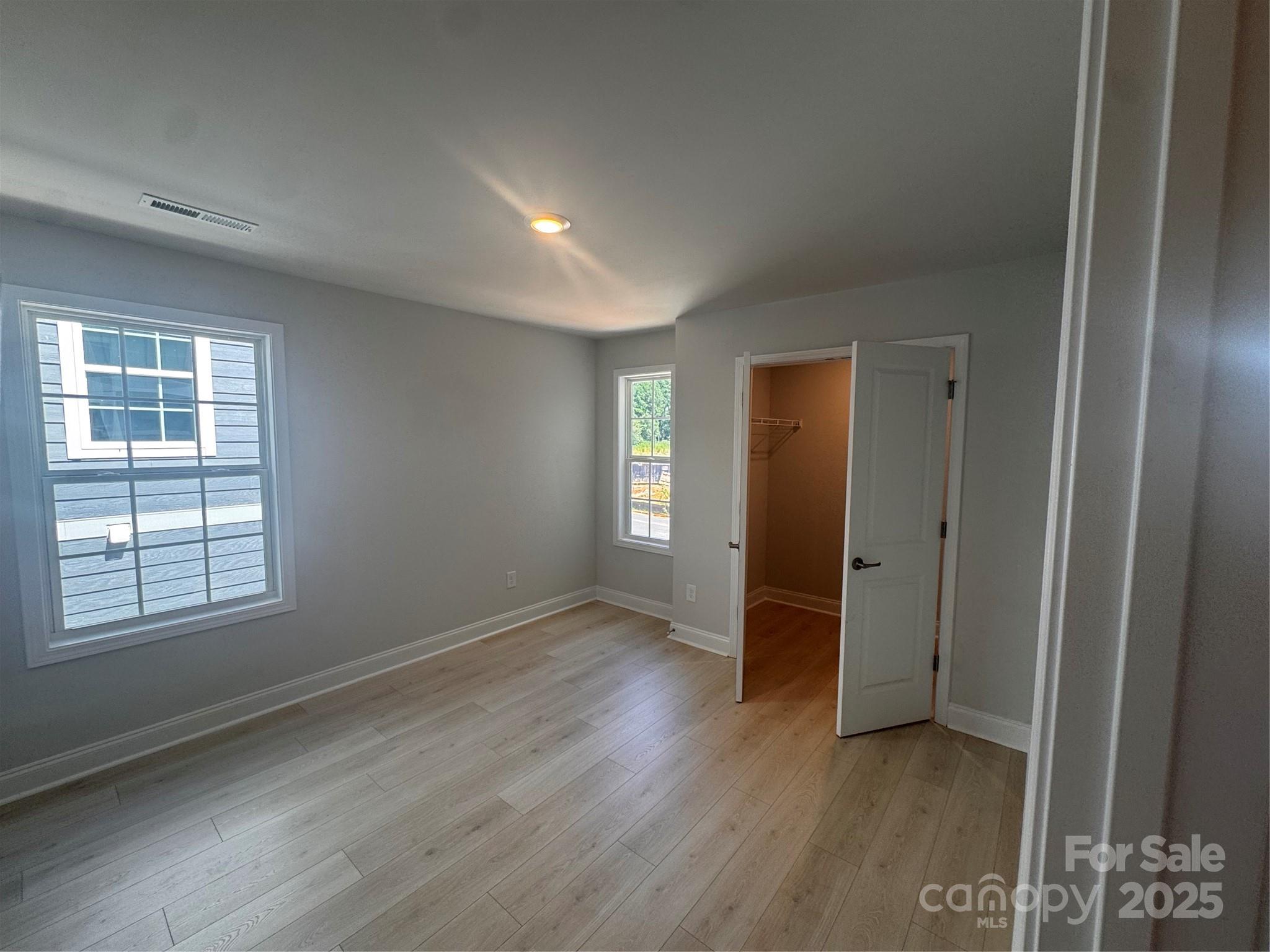property viewer photo 24