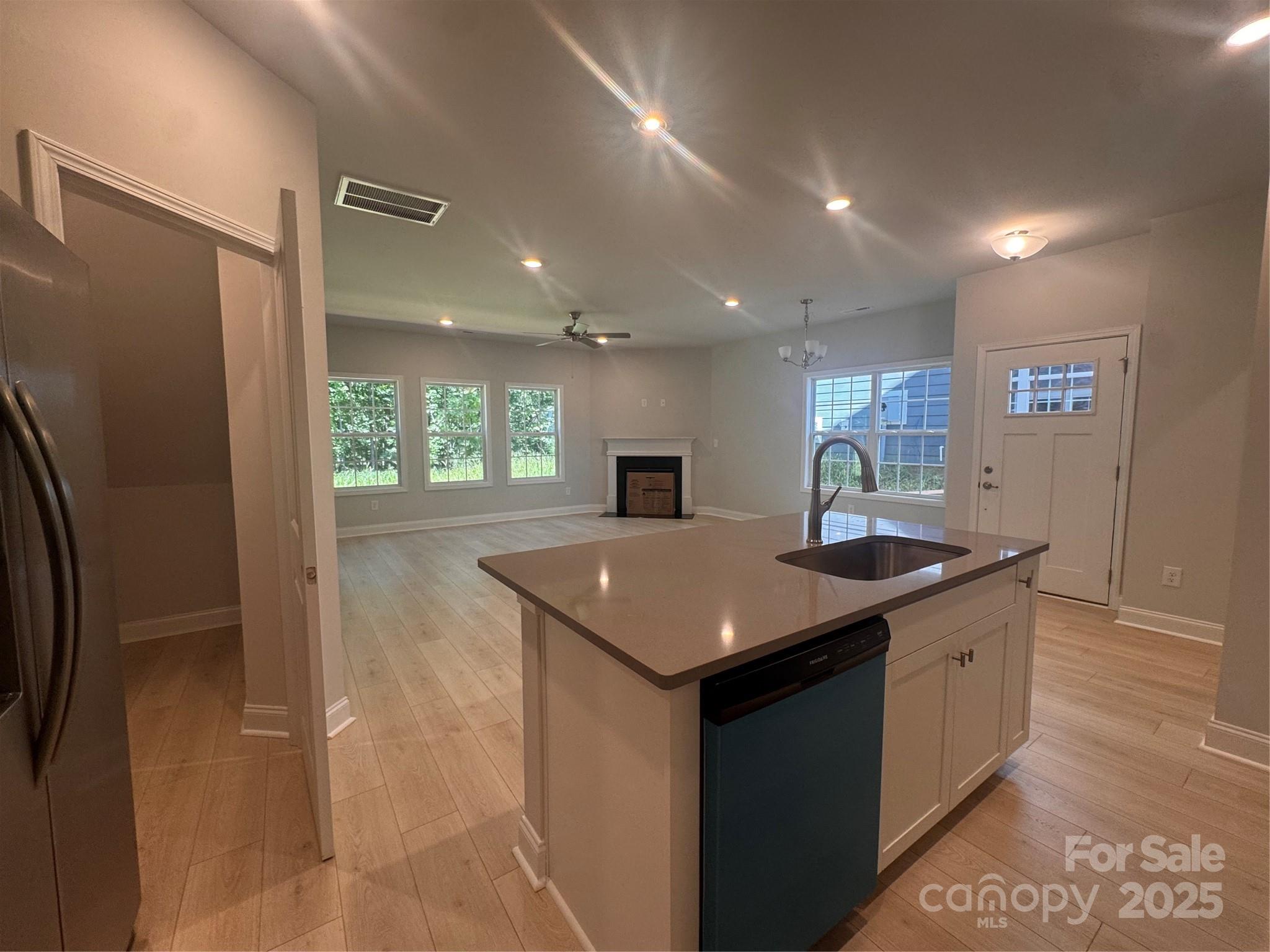 property viewer photo 3