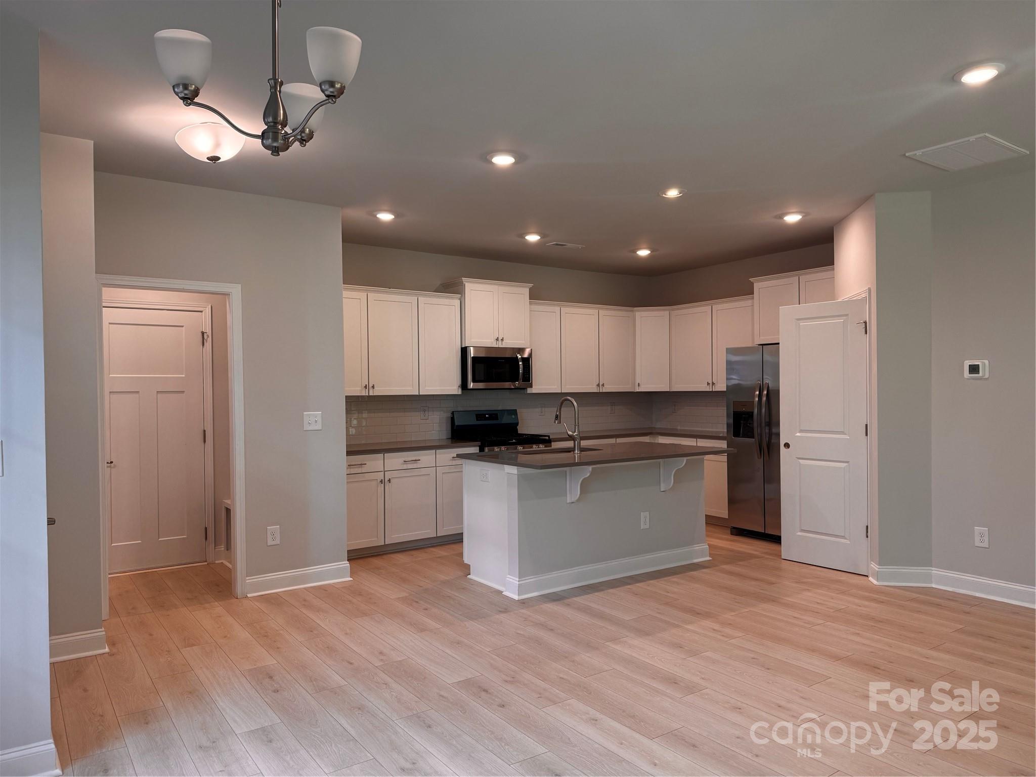property viewer photo 6