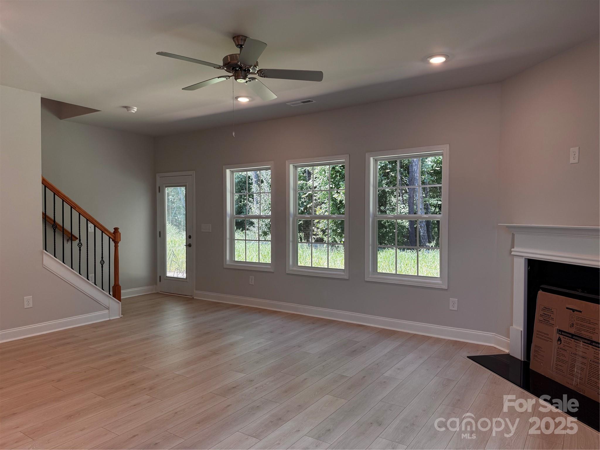 property viewer photo 7