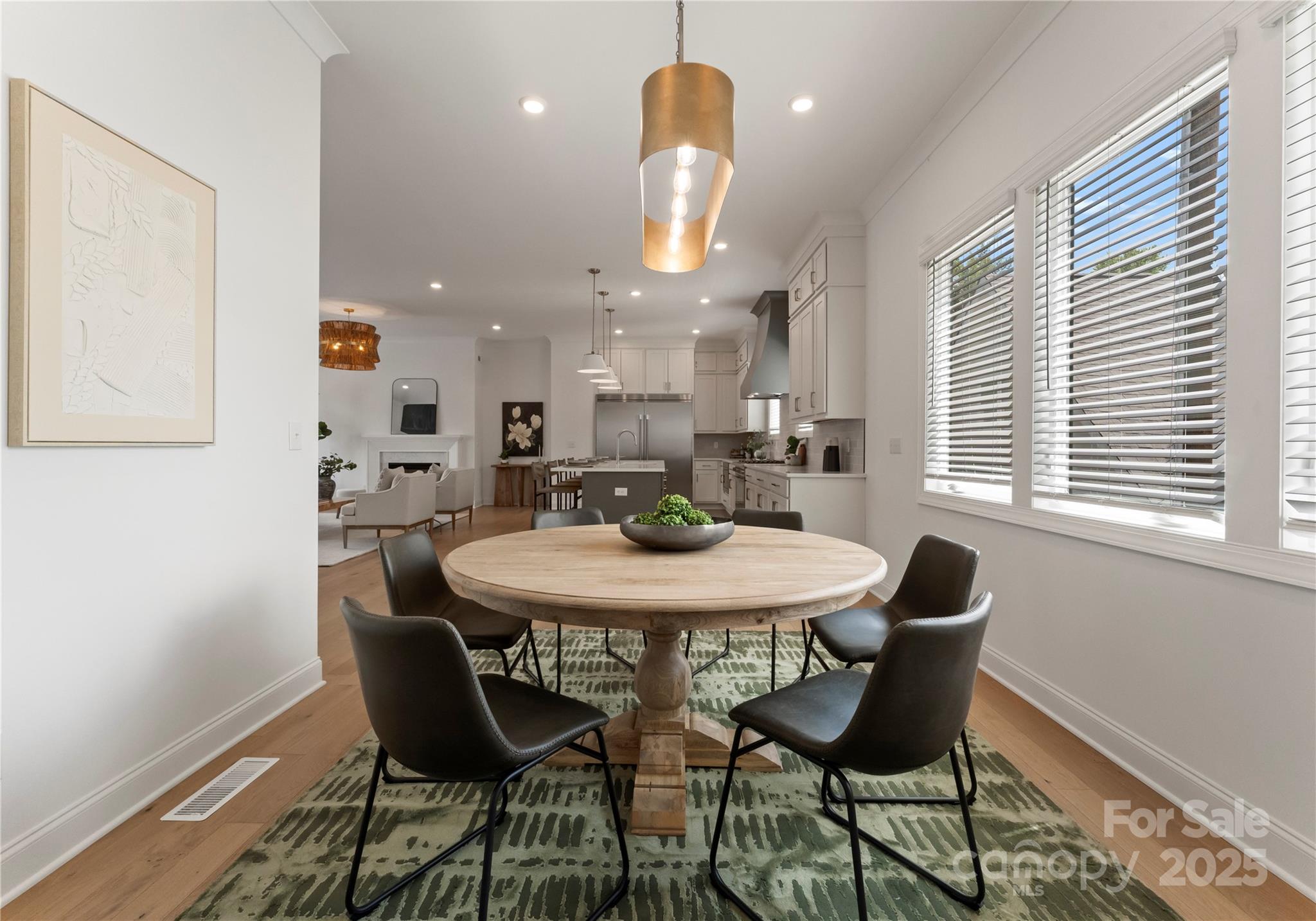 property viewer photo 12