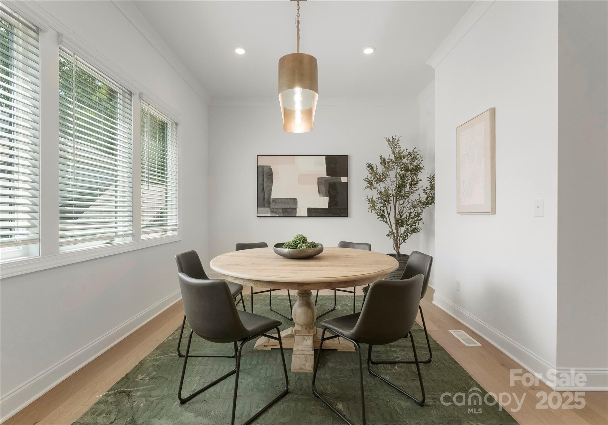 property viewer photo 13