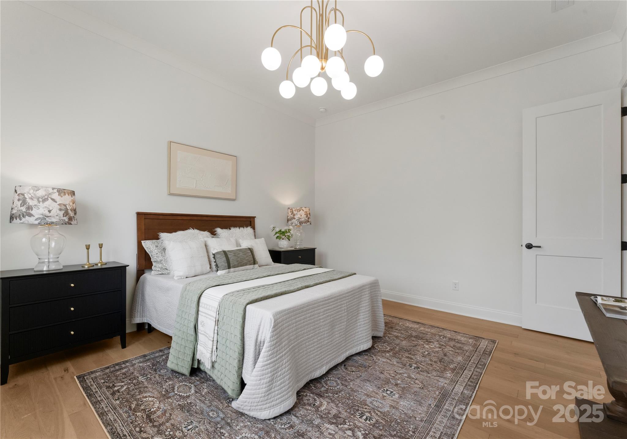 property viewer photo 15