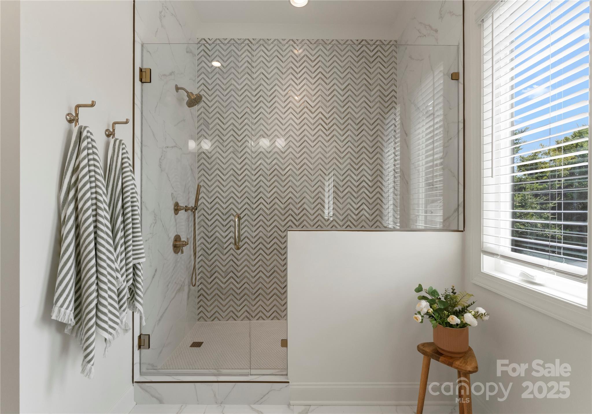 property viewer photo 16