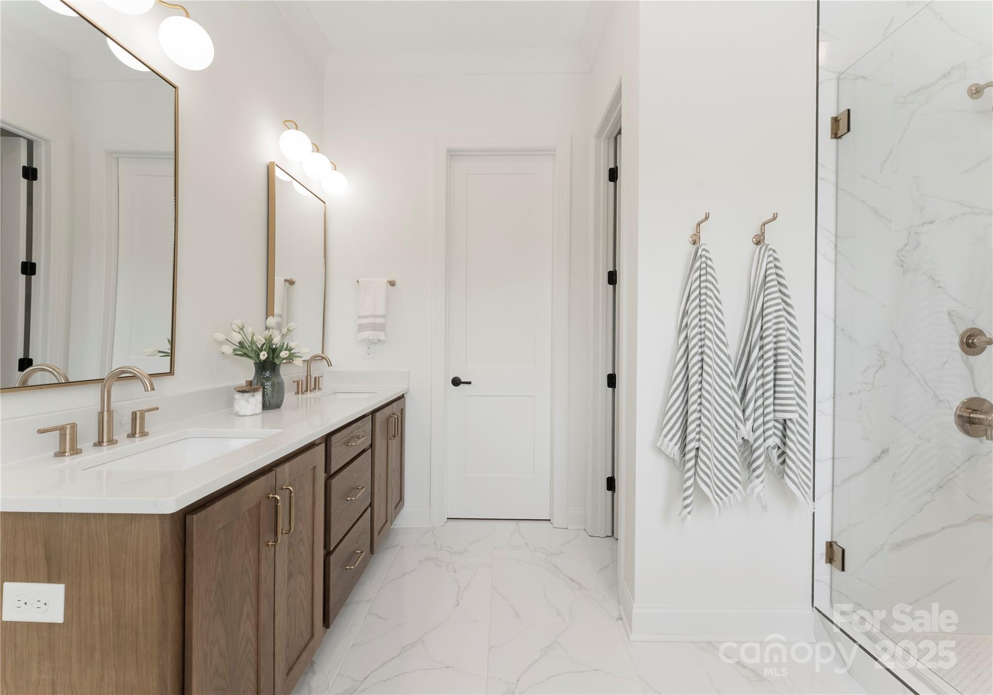 property viewer photo 17