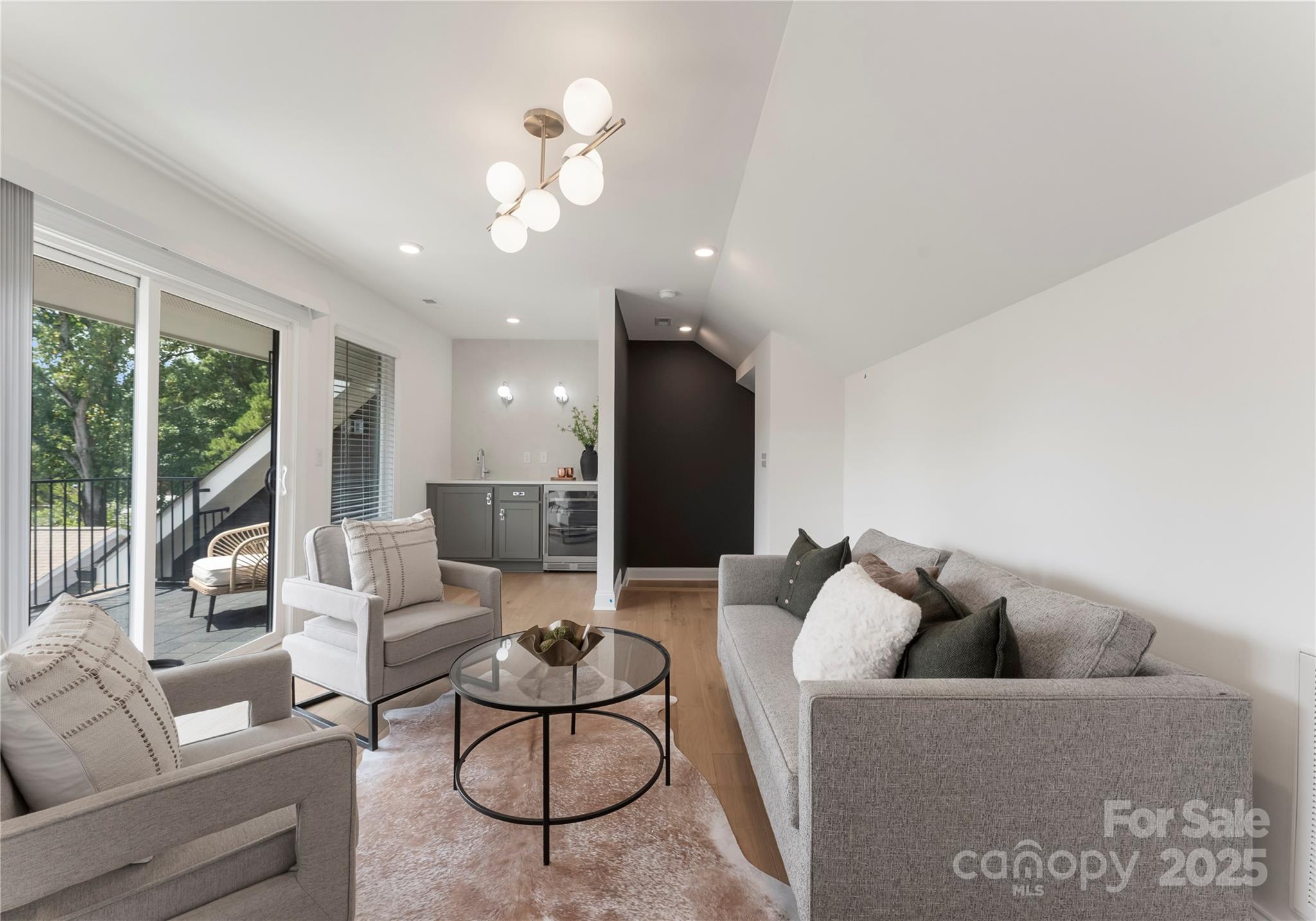 property viewer photo 20