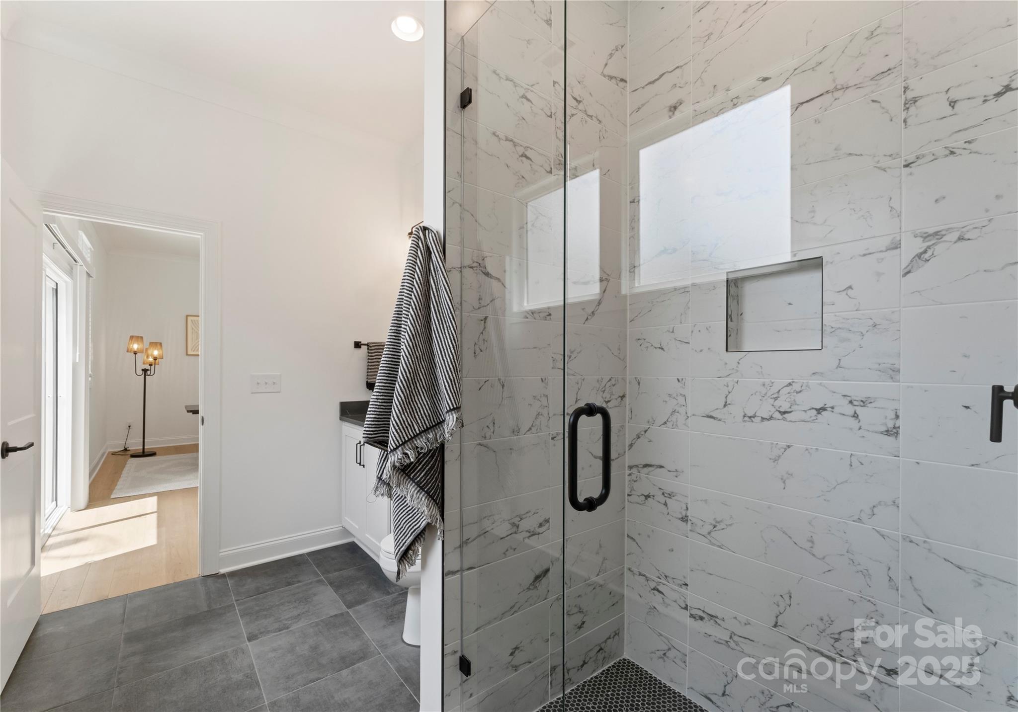property viewer photo 32