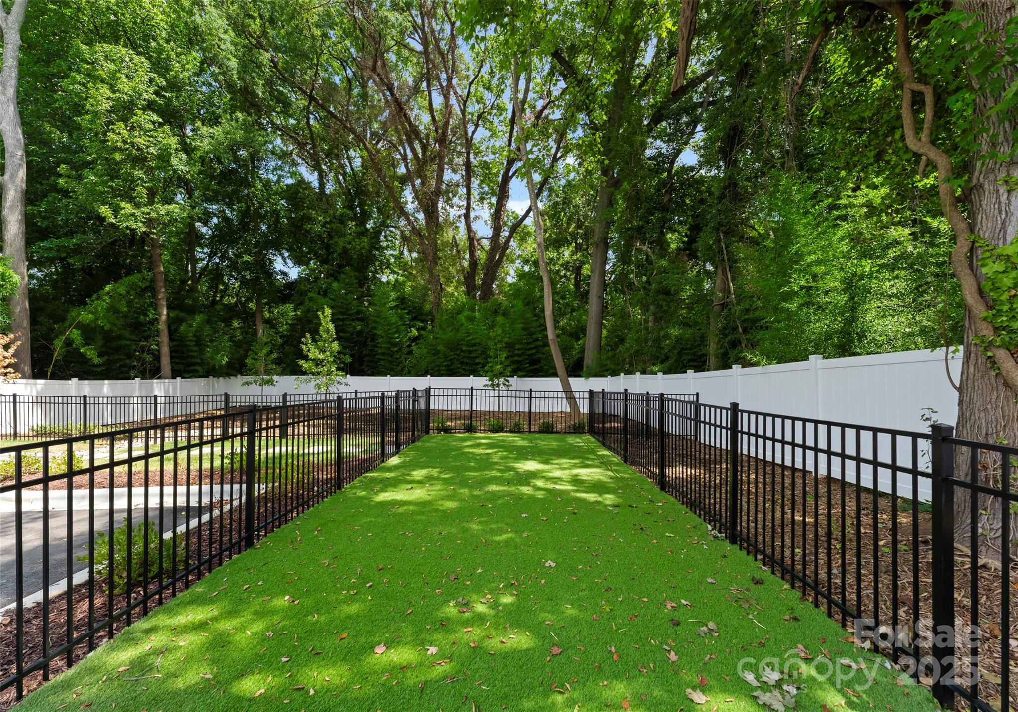 property viewer photo 36