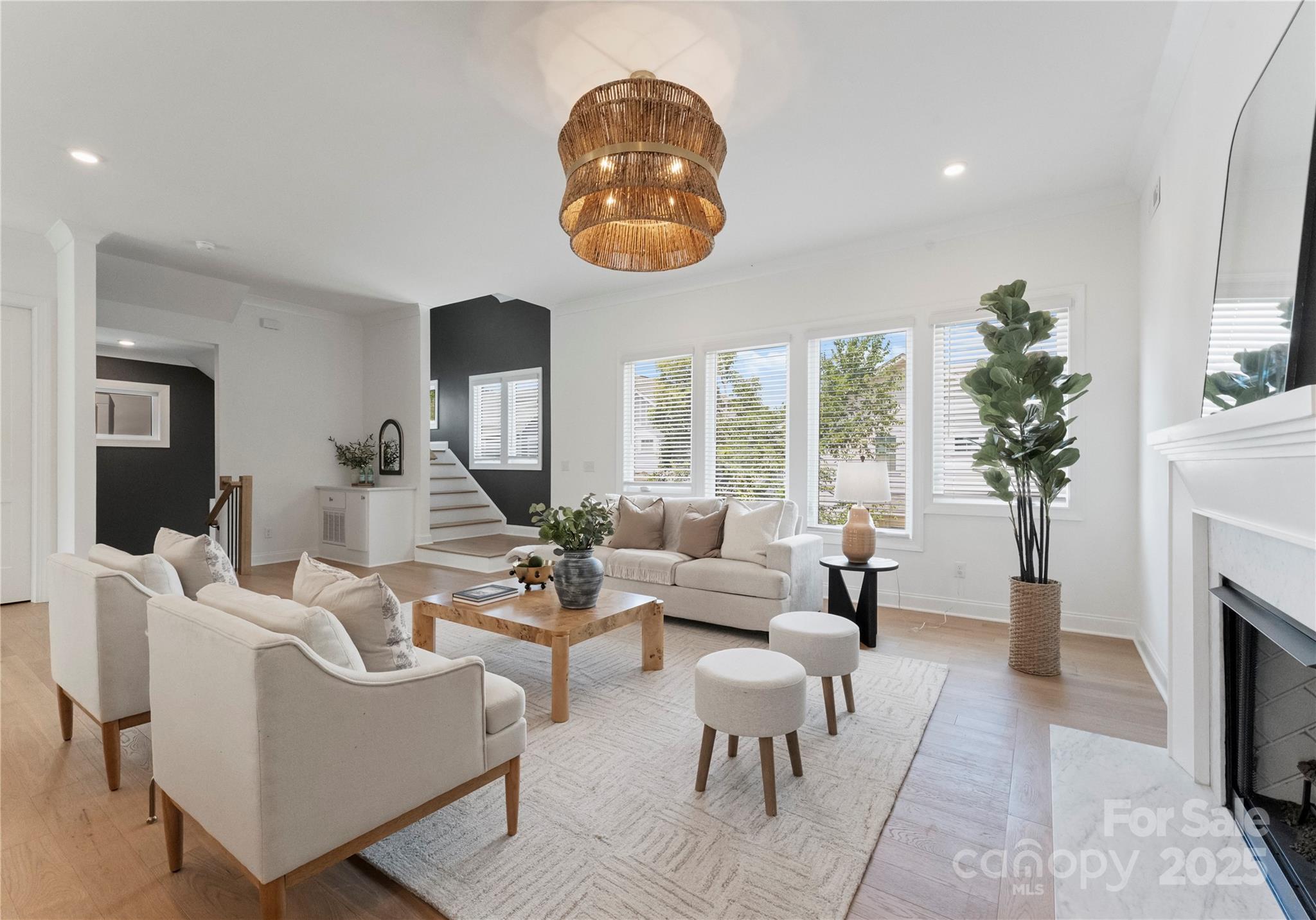 property viewer photo 5