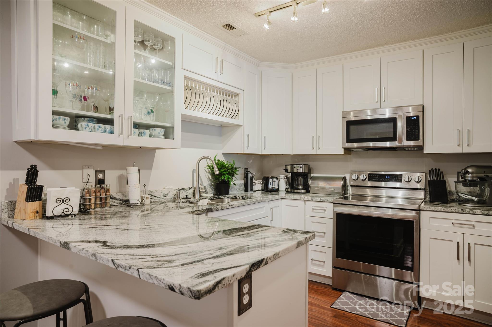property viewer photo 11