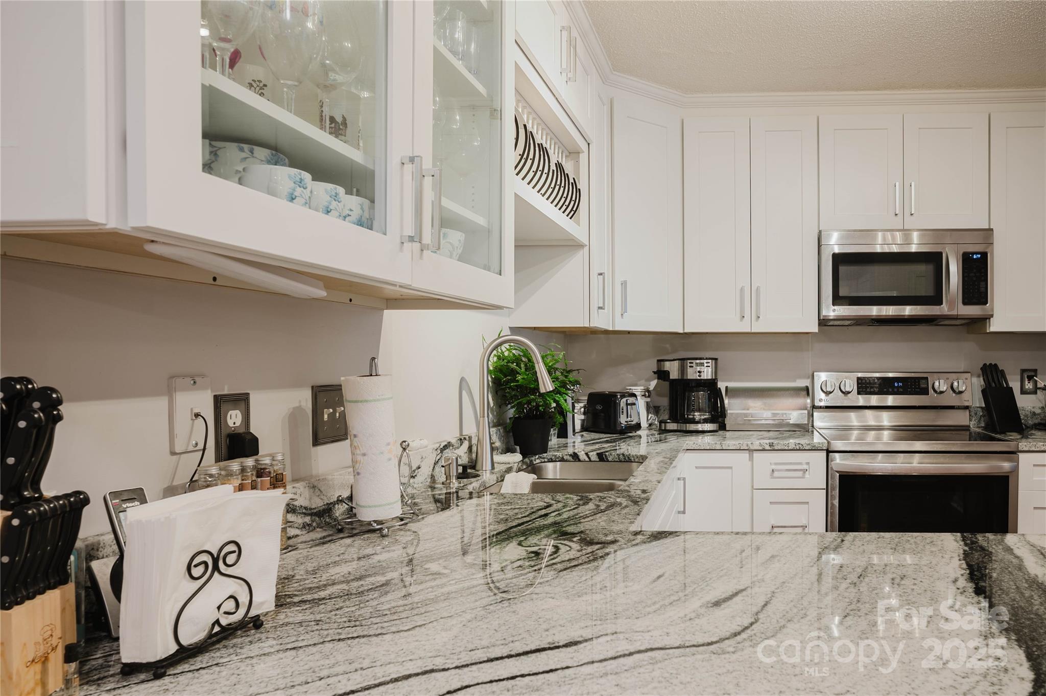 property viewer photo 12