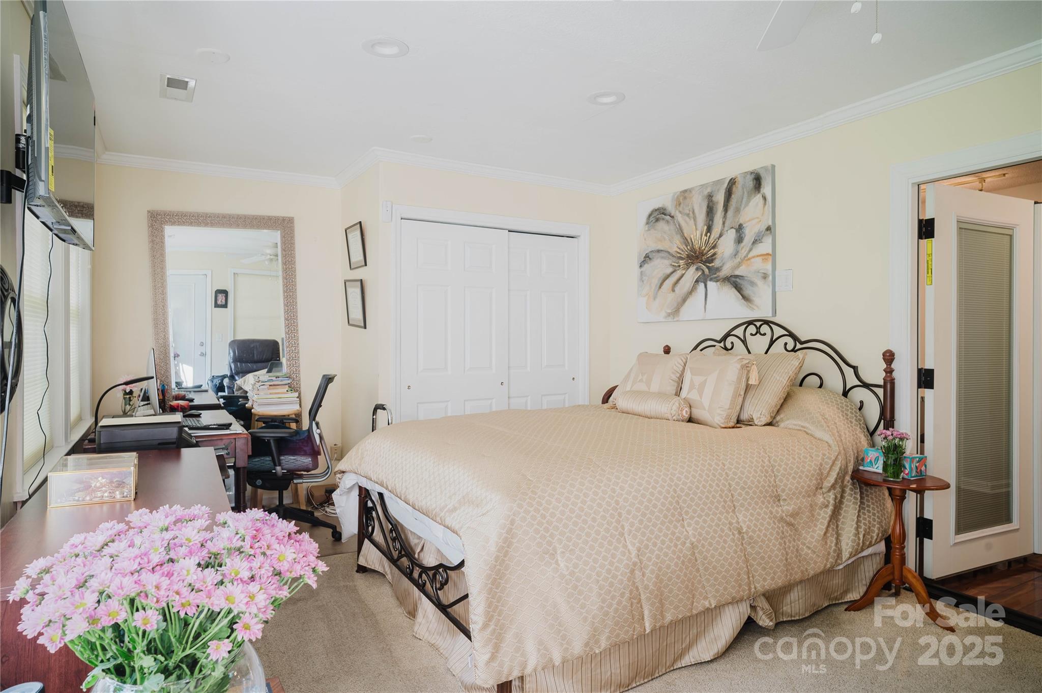 property viewer photo 23