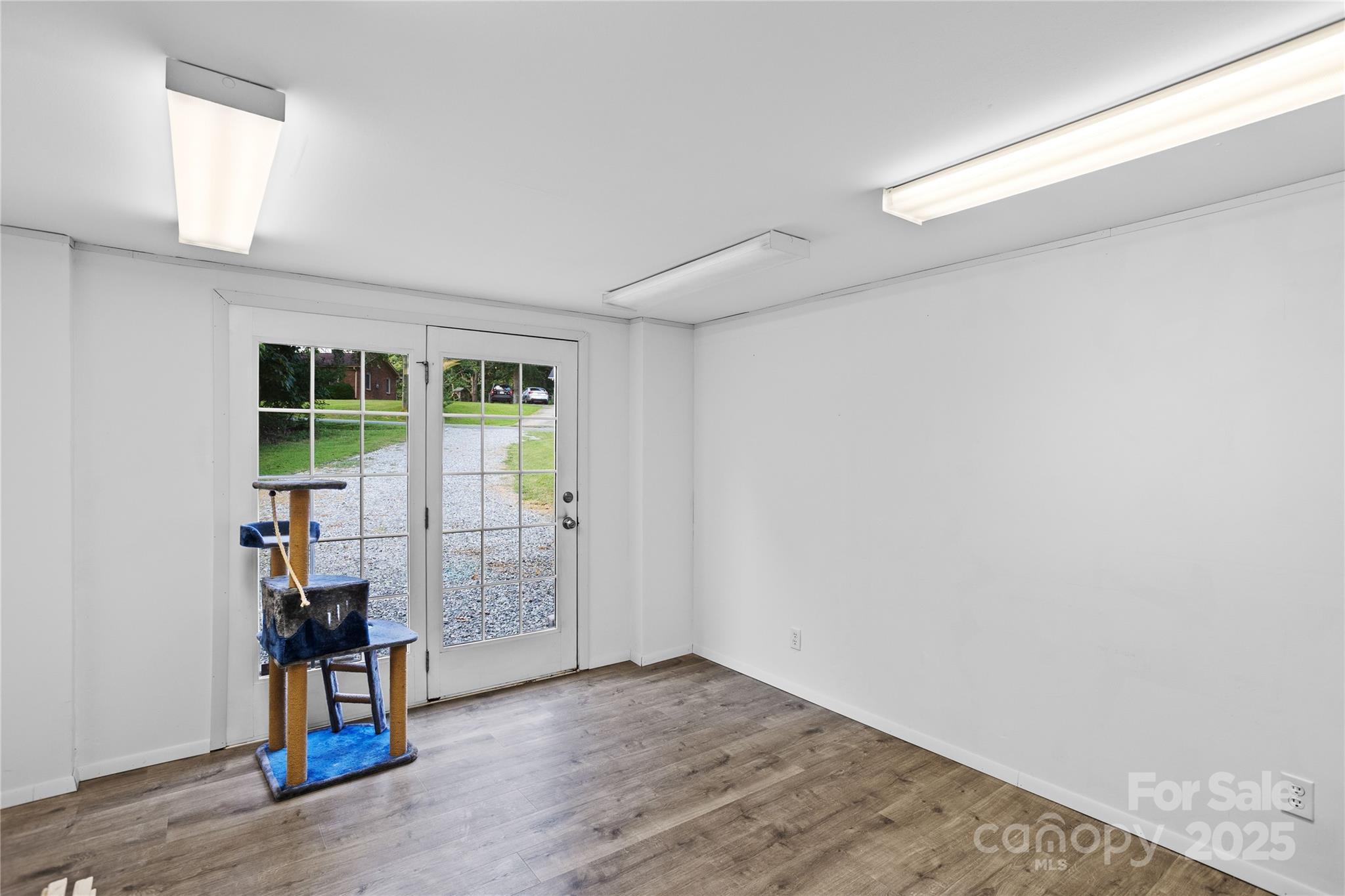 property viewer photo 29
