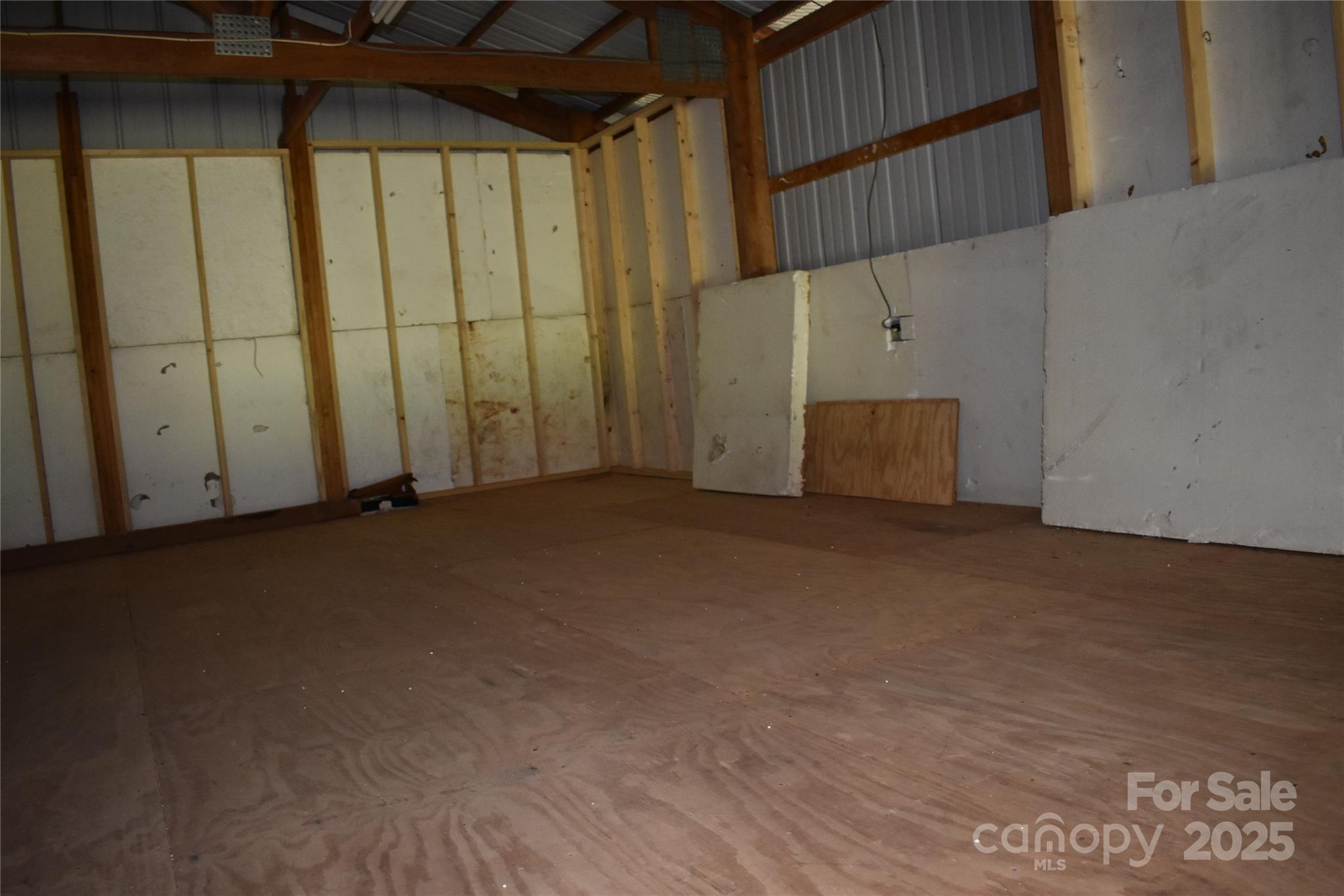main property photo 12