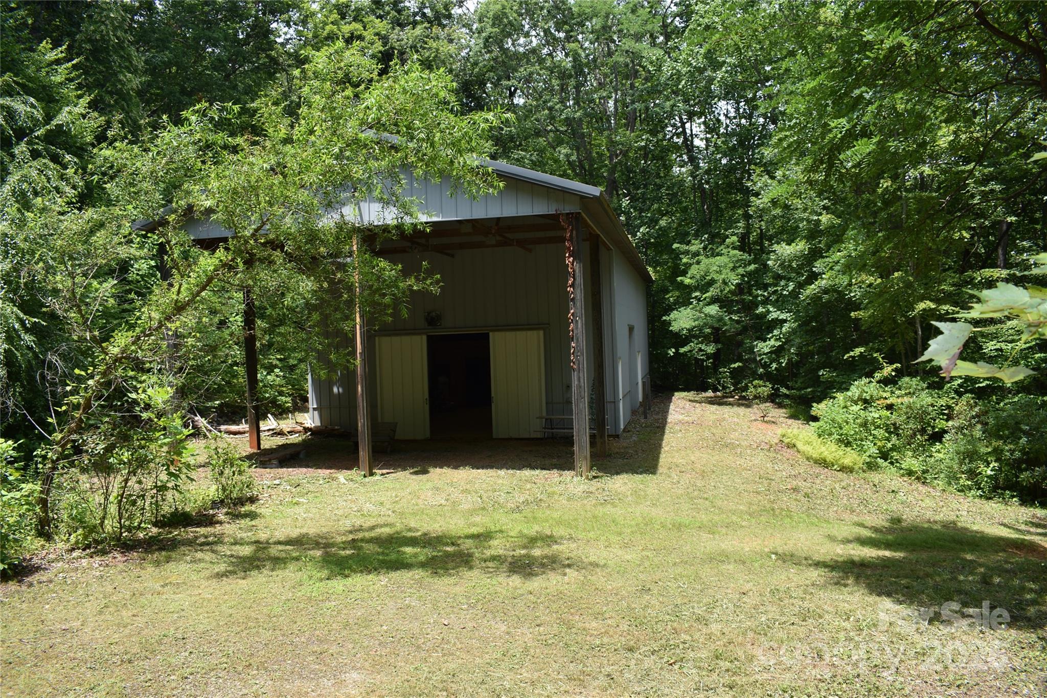 main property photo 33