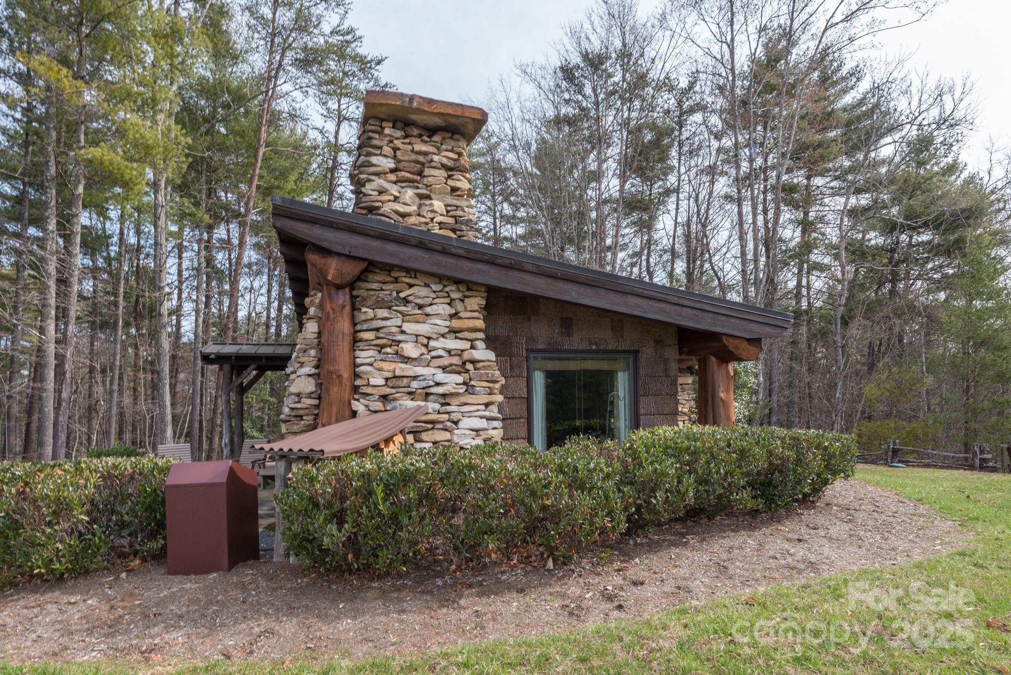 main property photo 28