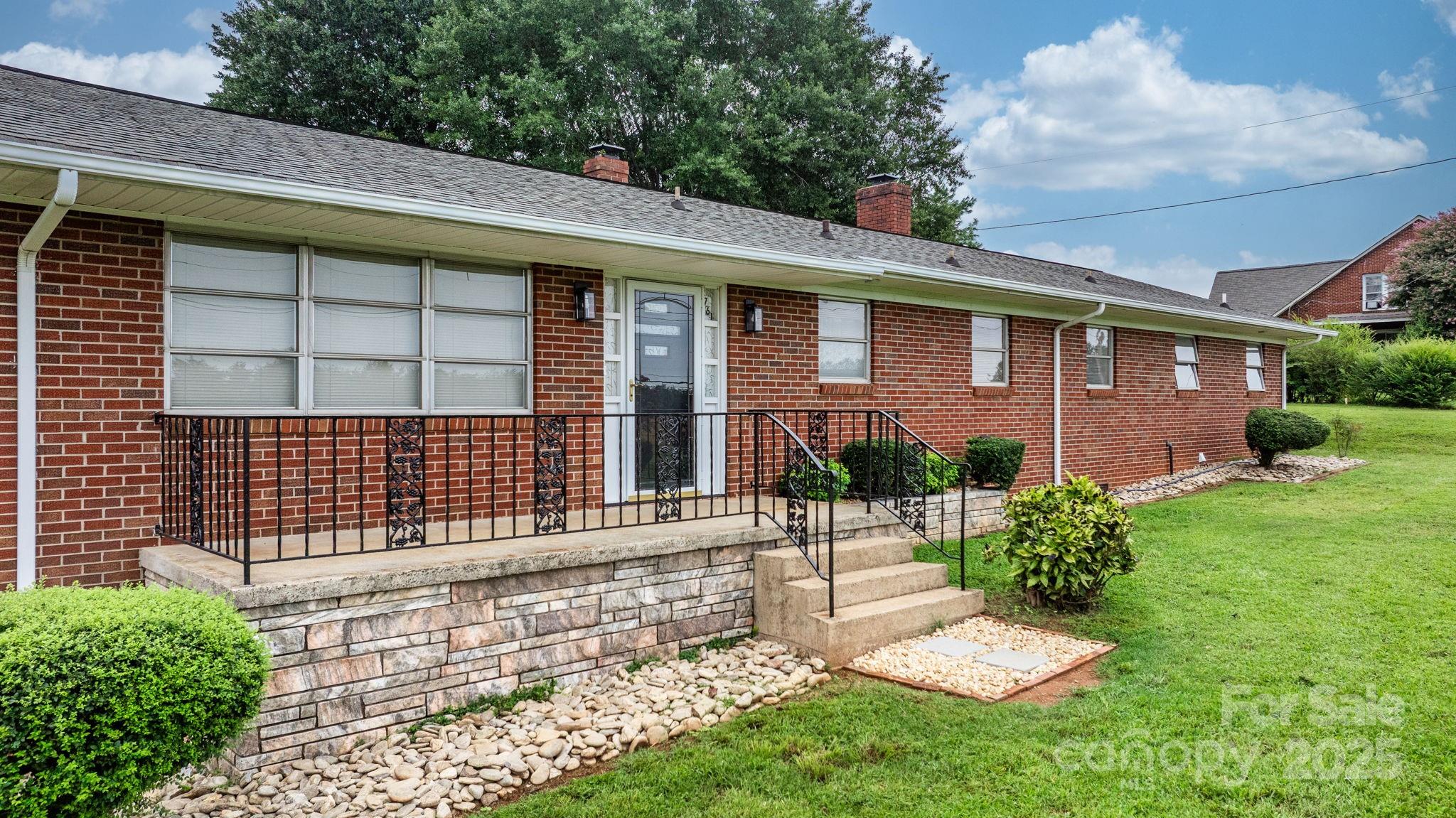 main property photo 28